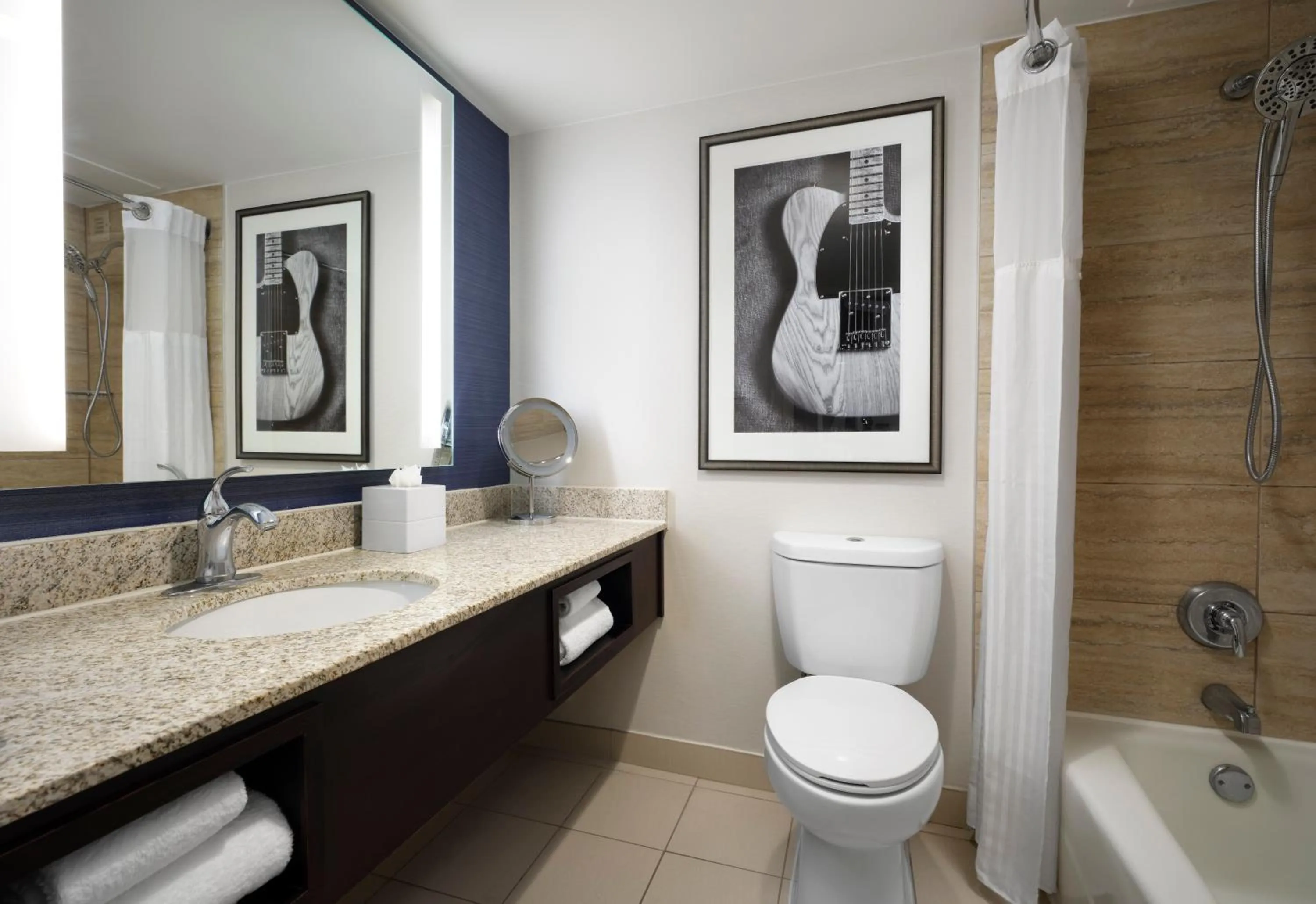 Bathroom in Nashville Airport Marriott