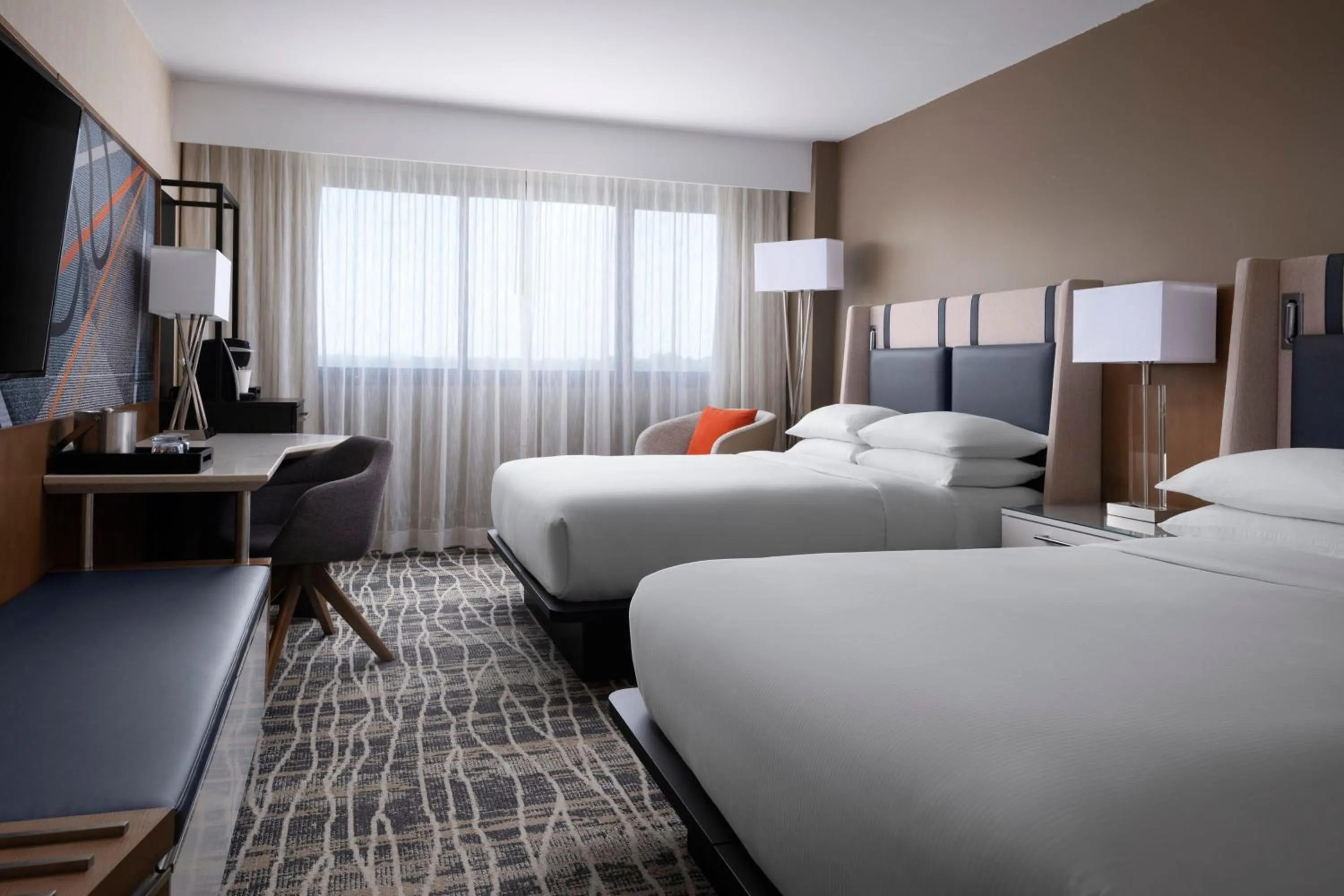 Photo of the whole room, Bed in Nashville Airport Marriott