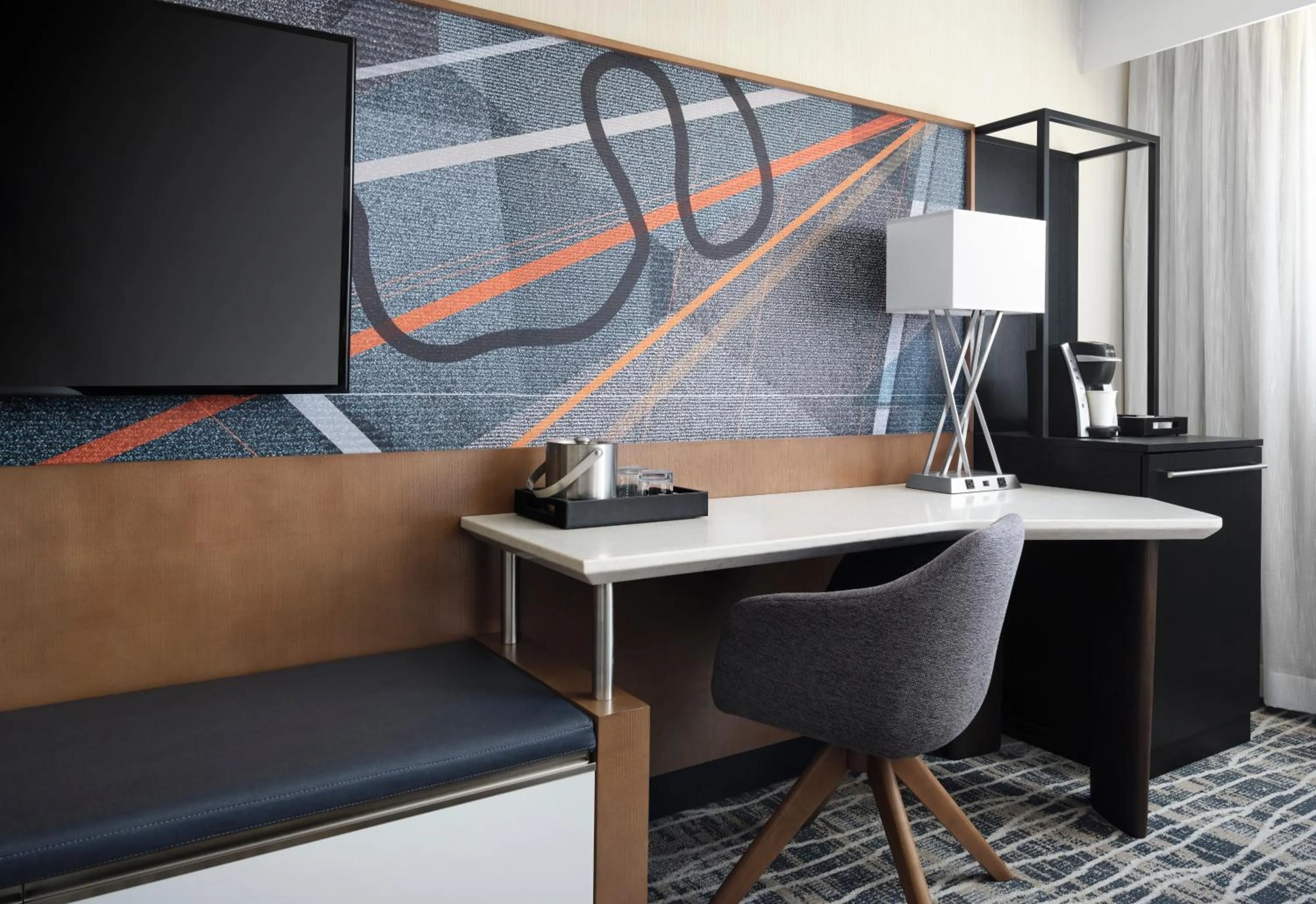 TV and multimedia in Nashville Airport Marriott