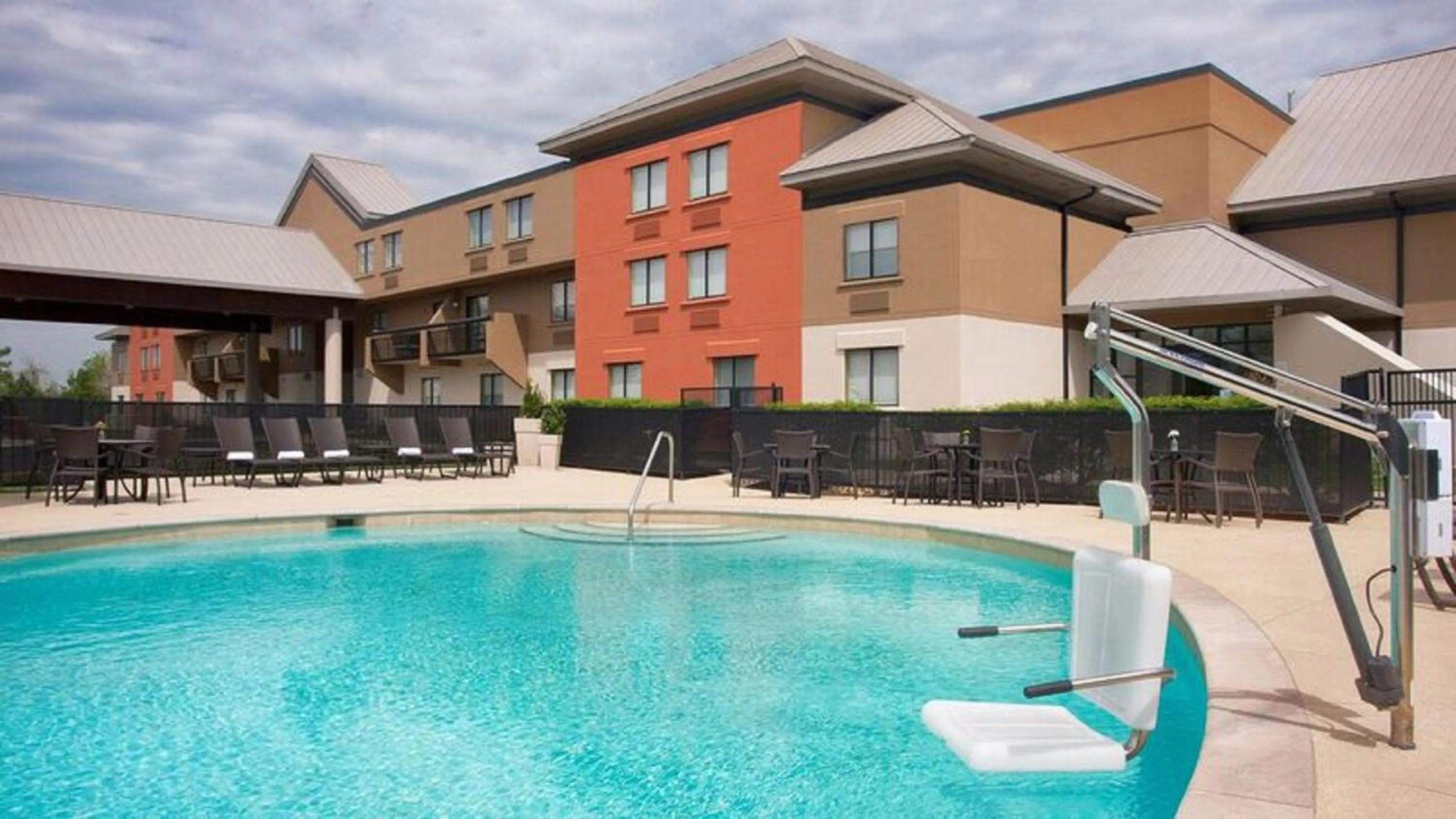 Swimming pool in Holiday Inn Express Nashville Airport by IHG