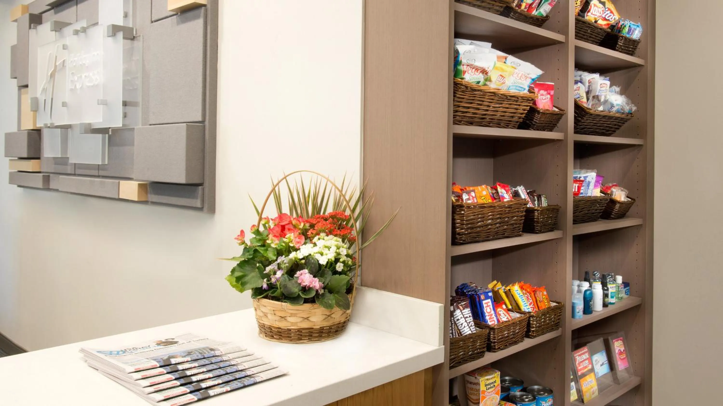 Lobby or reception in Holiday Inn Express Nashville Airport by IHG