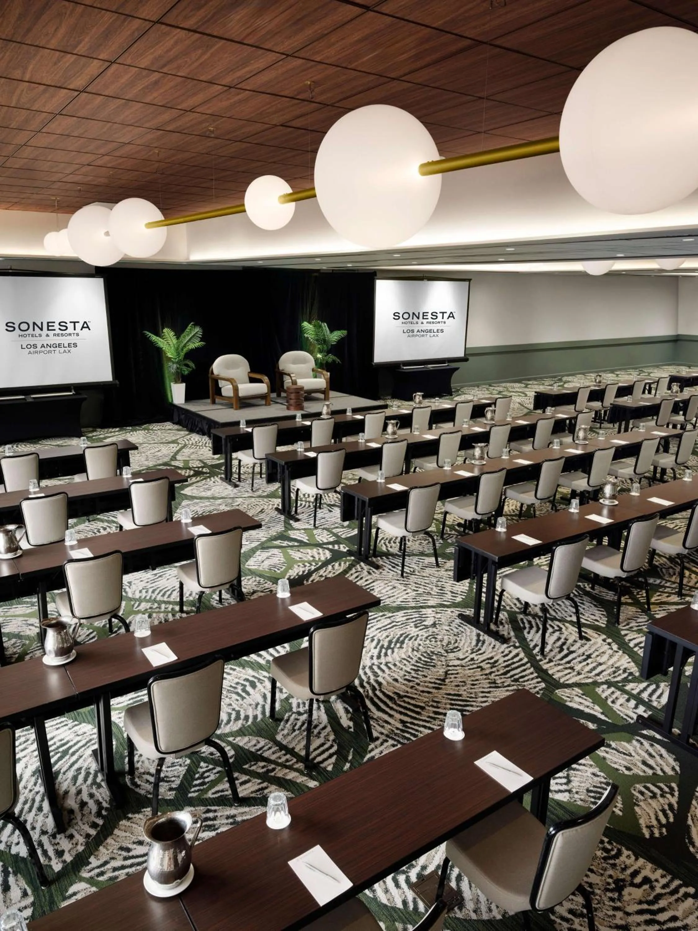Meeting/conference room in Sonesta Los Angeles Airport LAX