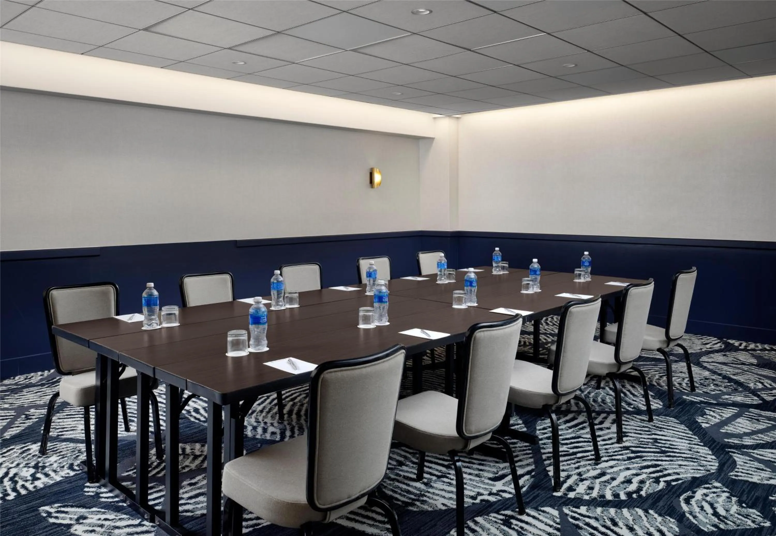 Meeting/conference room in Sonesta Los Angeles Airport LAX