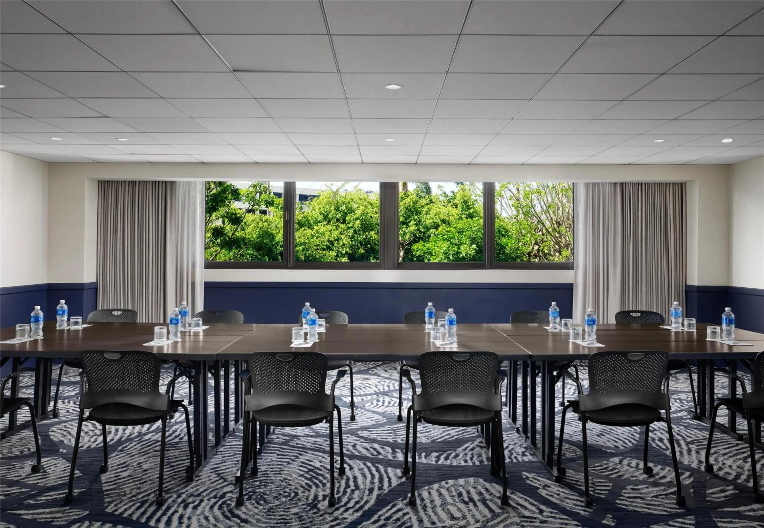 Meeting/conference room in Sonesta Los Angeles Airport LAX