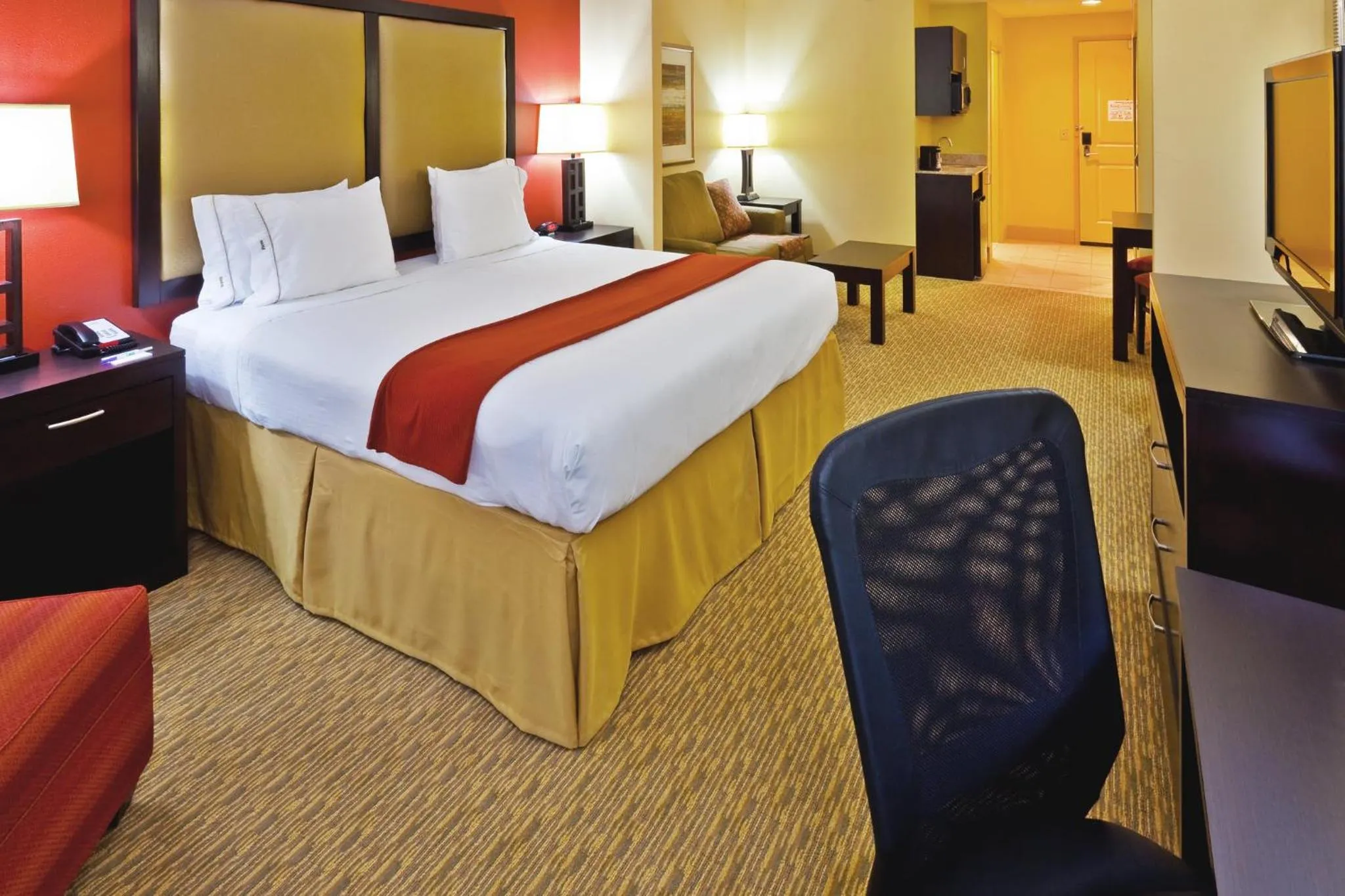 Photo of the whole room, Bed in Holiday Inn Express Nashville-Opryland by IHG