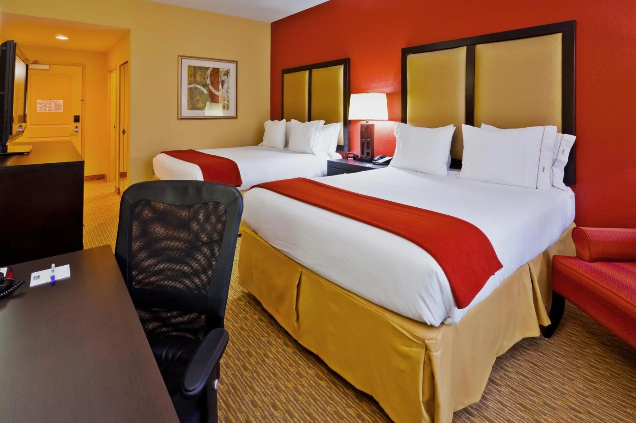 Photo of the whole room, Bed in Holiday Inn Express Nashville-Opryland by IHG