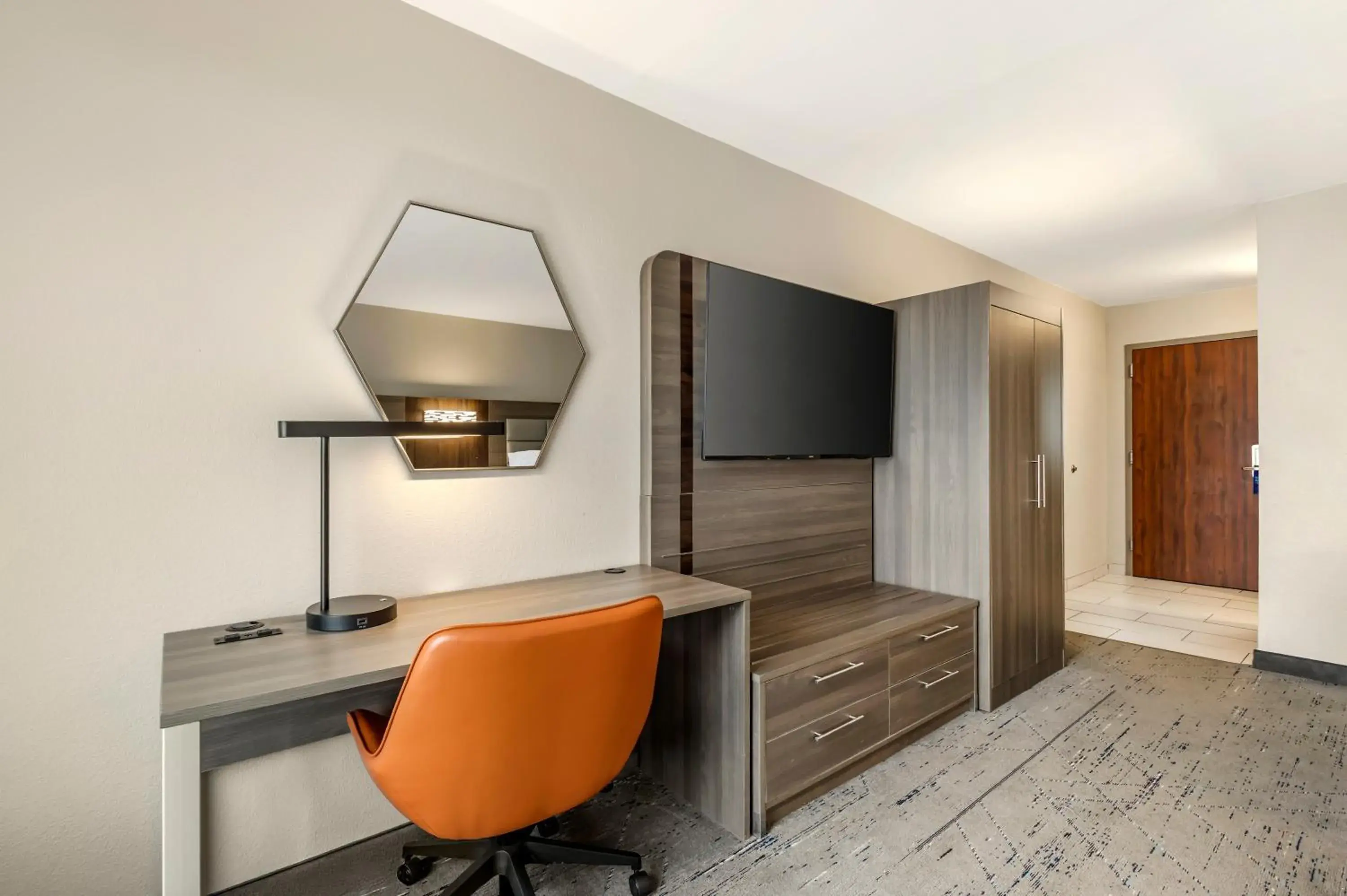Standard Room in Holiday Inn Express & Suites Nashville Southeast - Antioch by IHG Standard Room in Holiday Inn Express & Suites Nashville Southeast - Antioch by IHG