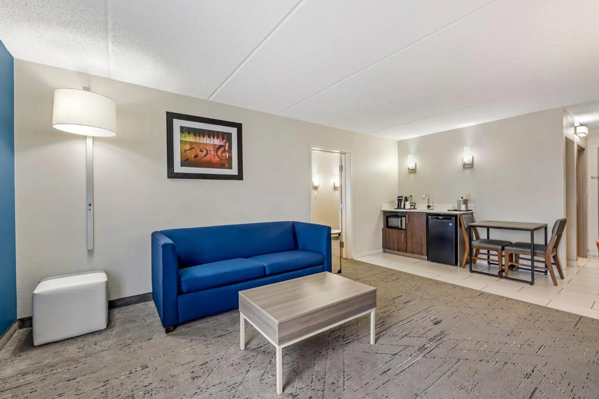 Photo of the whole room in Holiday Inn Express & Suites Nashville Southeast - Antioch by IHG