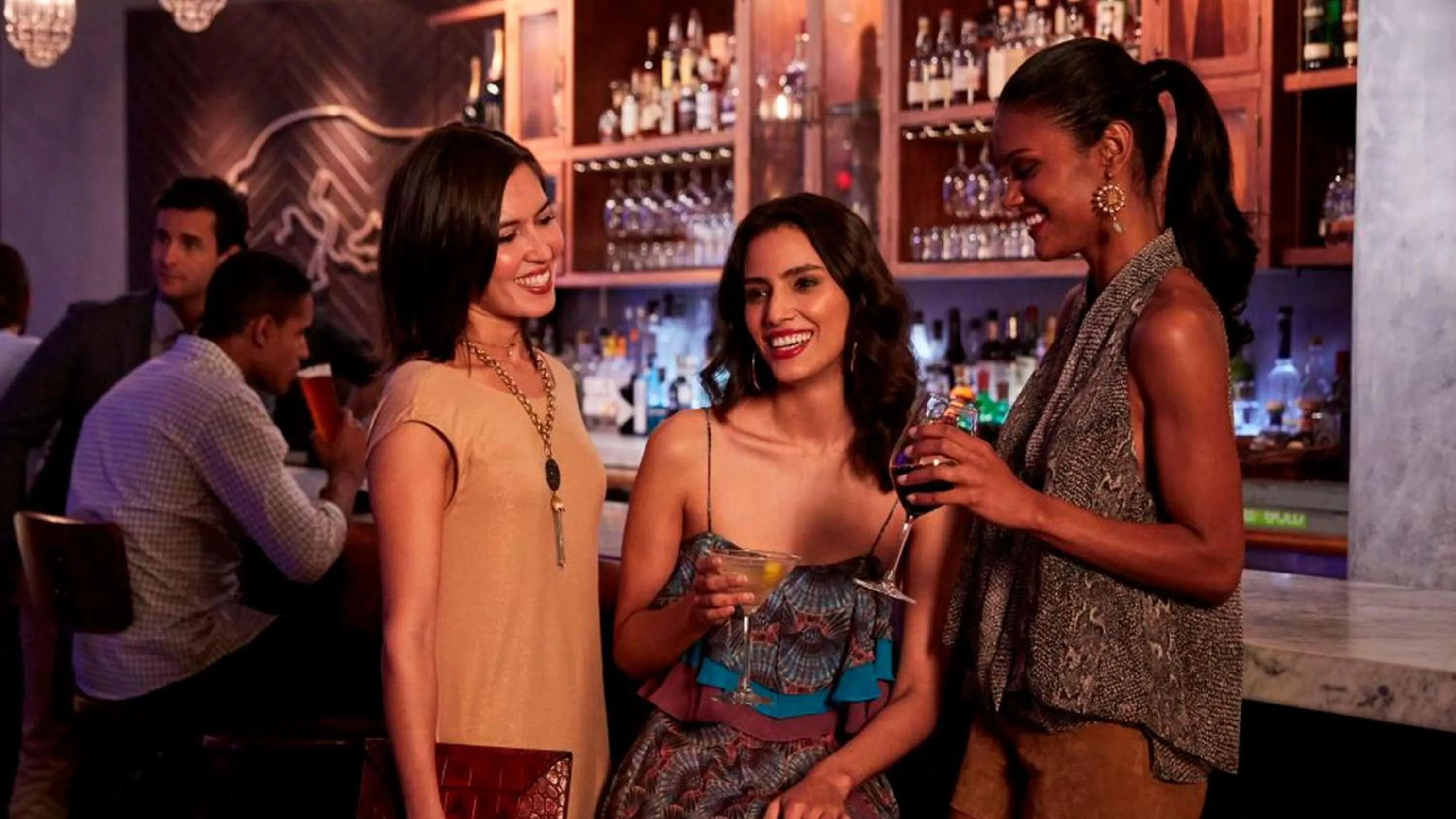 Lounge or bar in InterContinental Miami by IHG