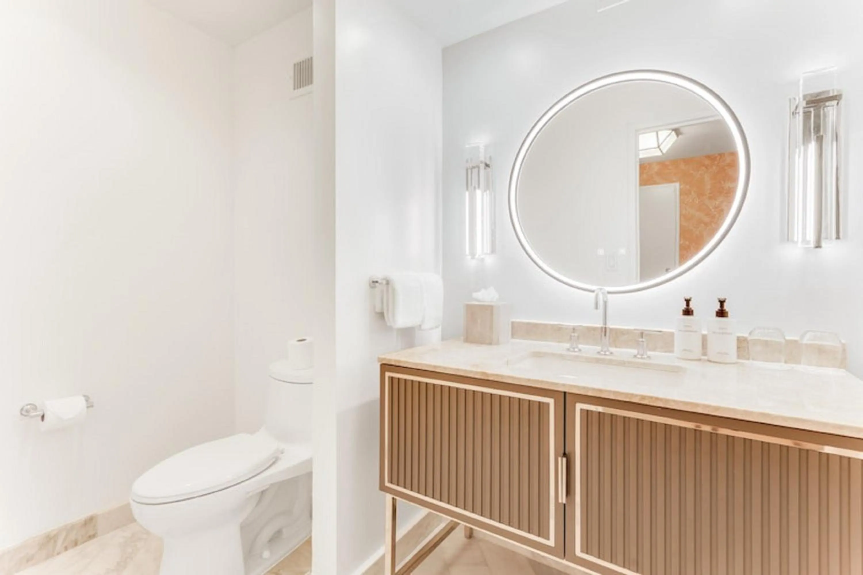 Photo of the whole room in InterContinental Miami by IHG