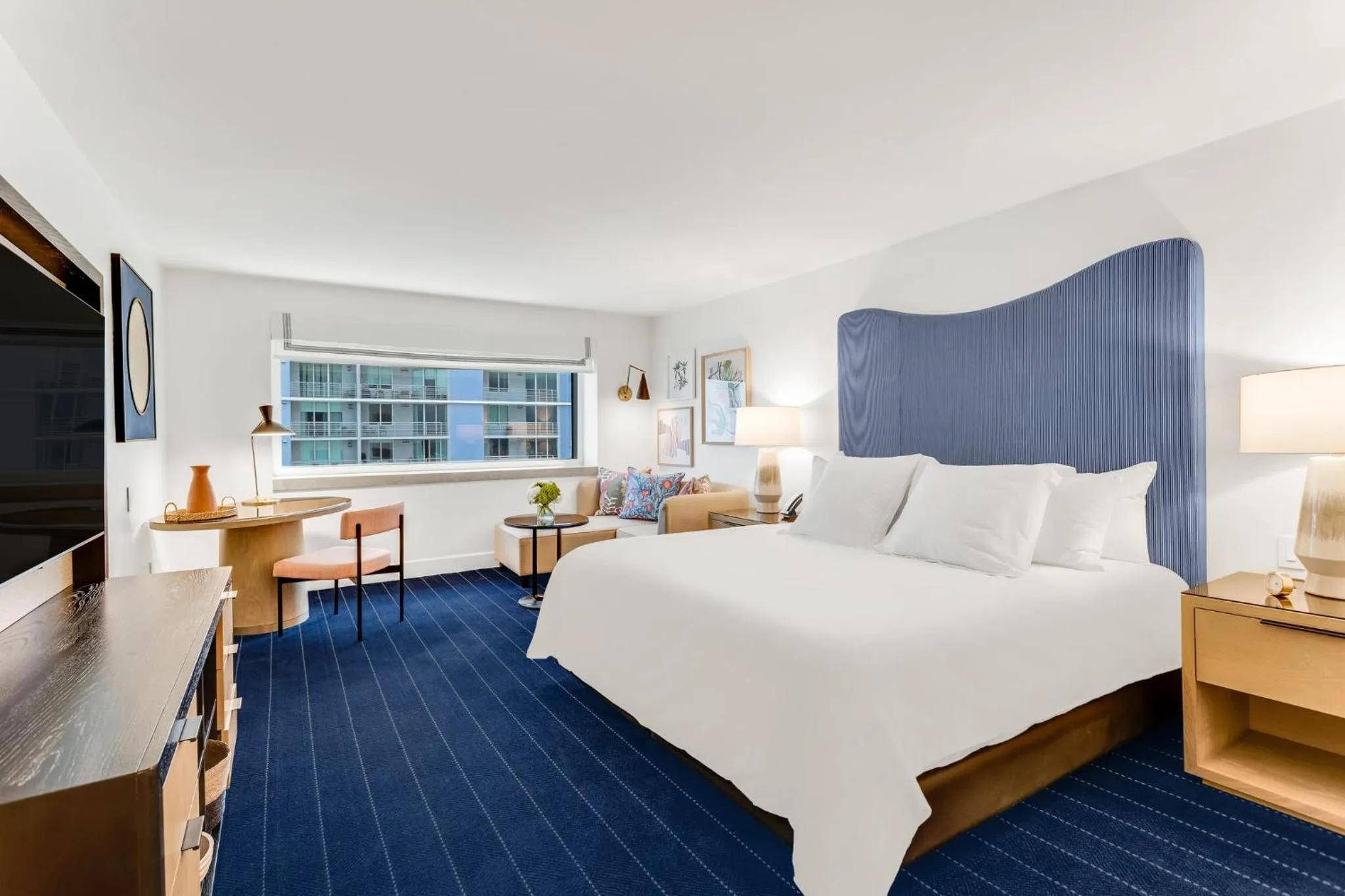 Photo of the whole room, Bed in InterContinental Miami by IHG
