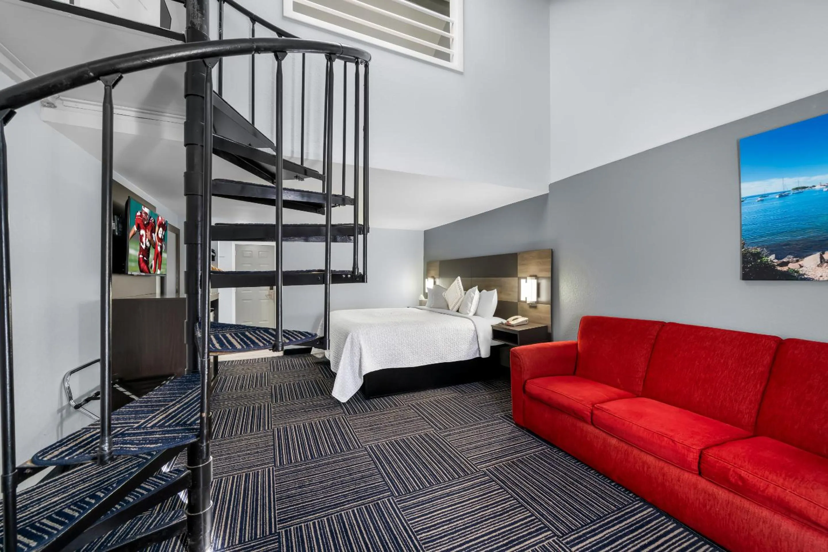 Photo of the whole room, Bed in Admiralty Inn & Suites - a Red Collection Hotel