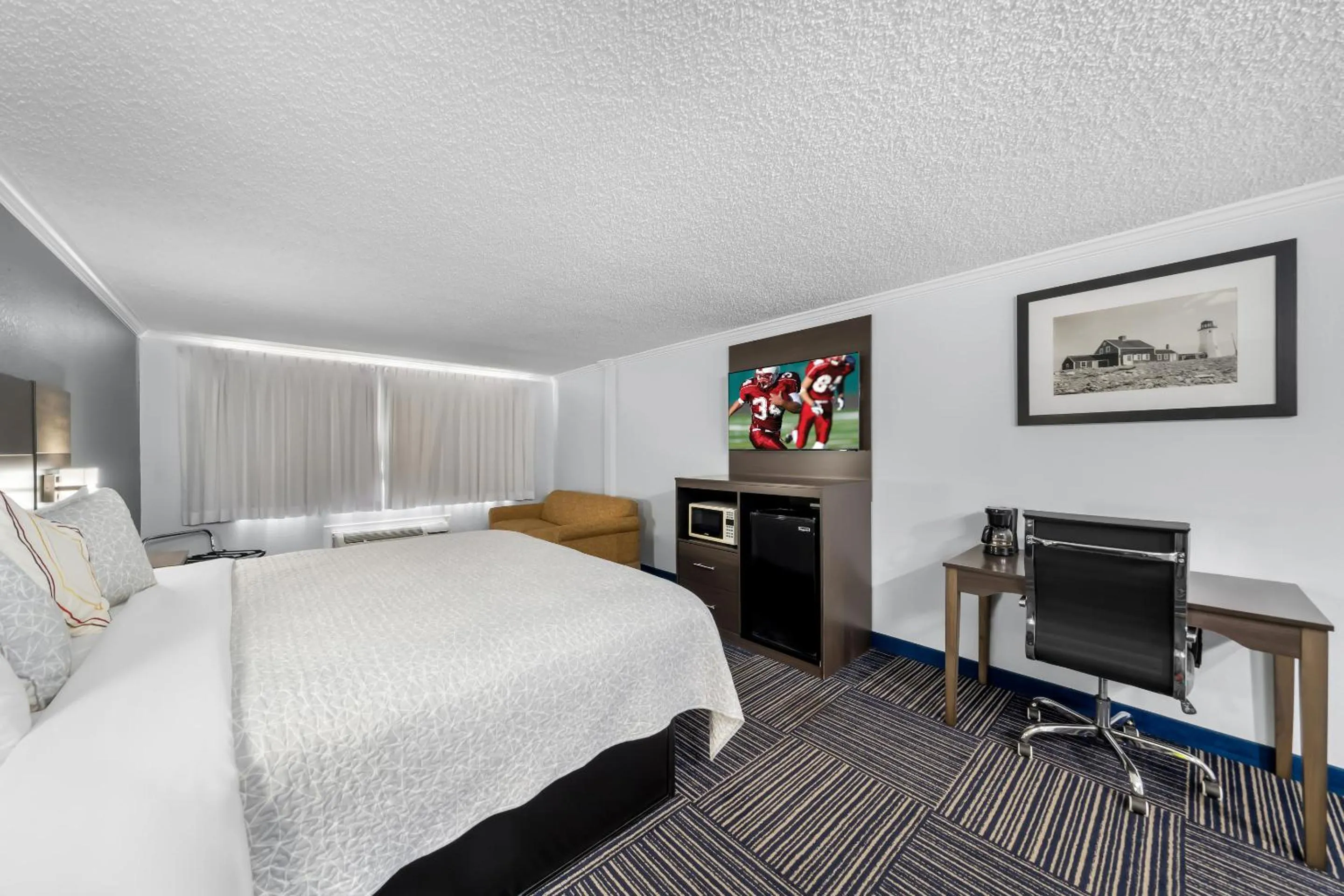 Photo of the whole room, Bed in Admiralty Inn & Suites - a Red Collection Hotel