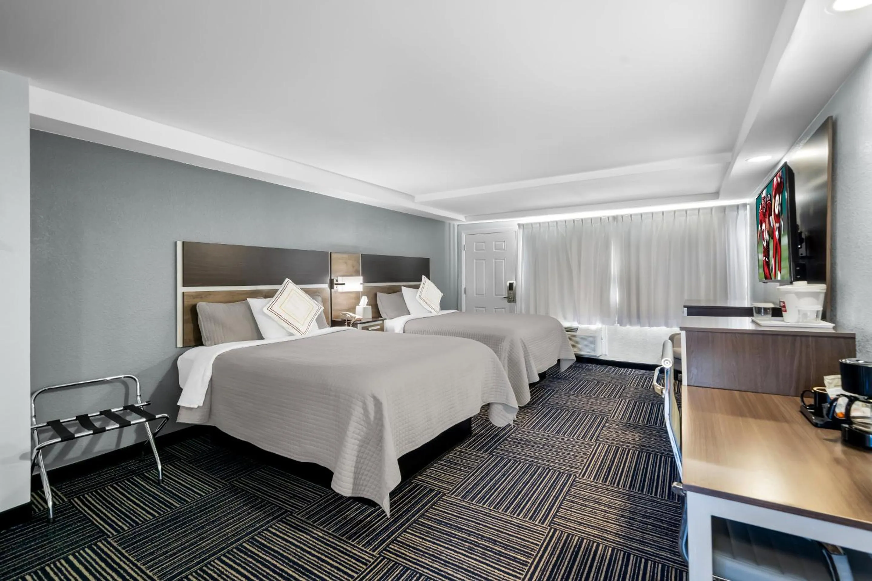 Photo of the whole room, Bed in Admiralty Inn & Suites - a Red Collection Hotel