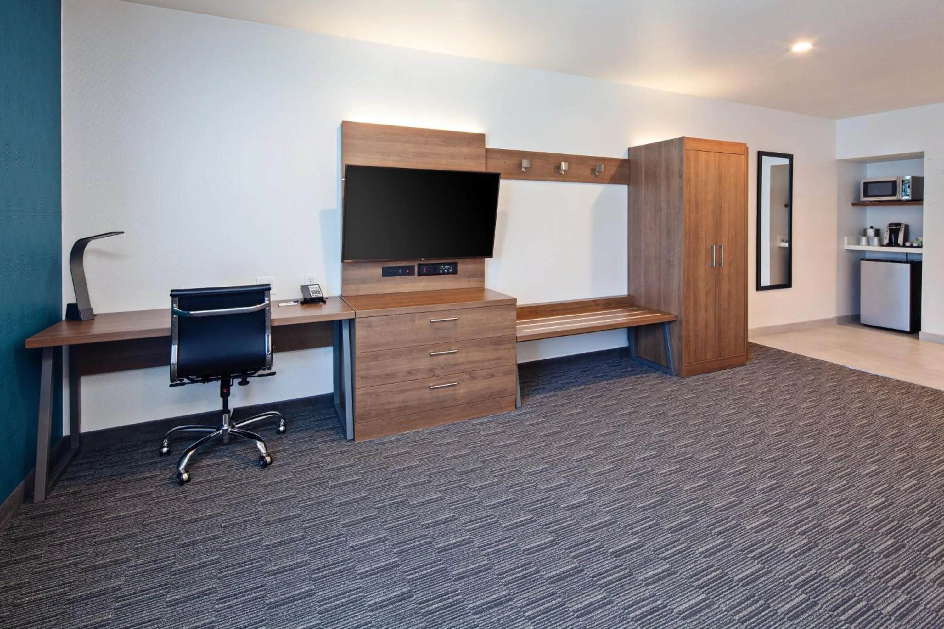 Photo of the whole room in Holiday Inn Express Hollywood Walk of Fame by IHG