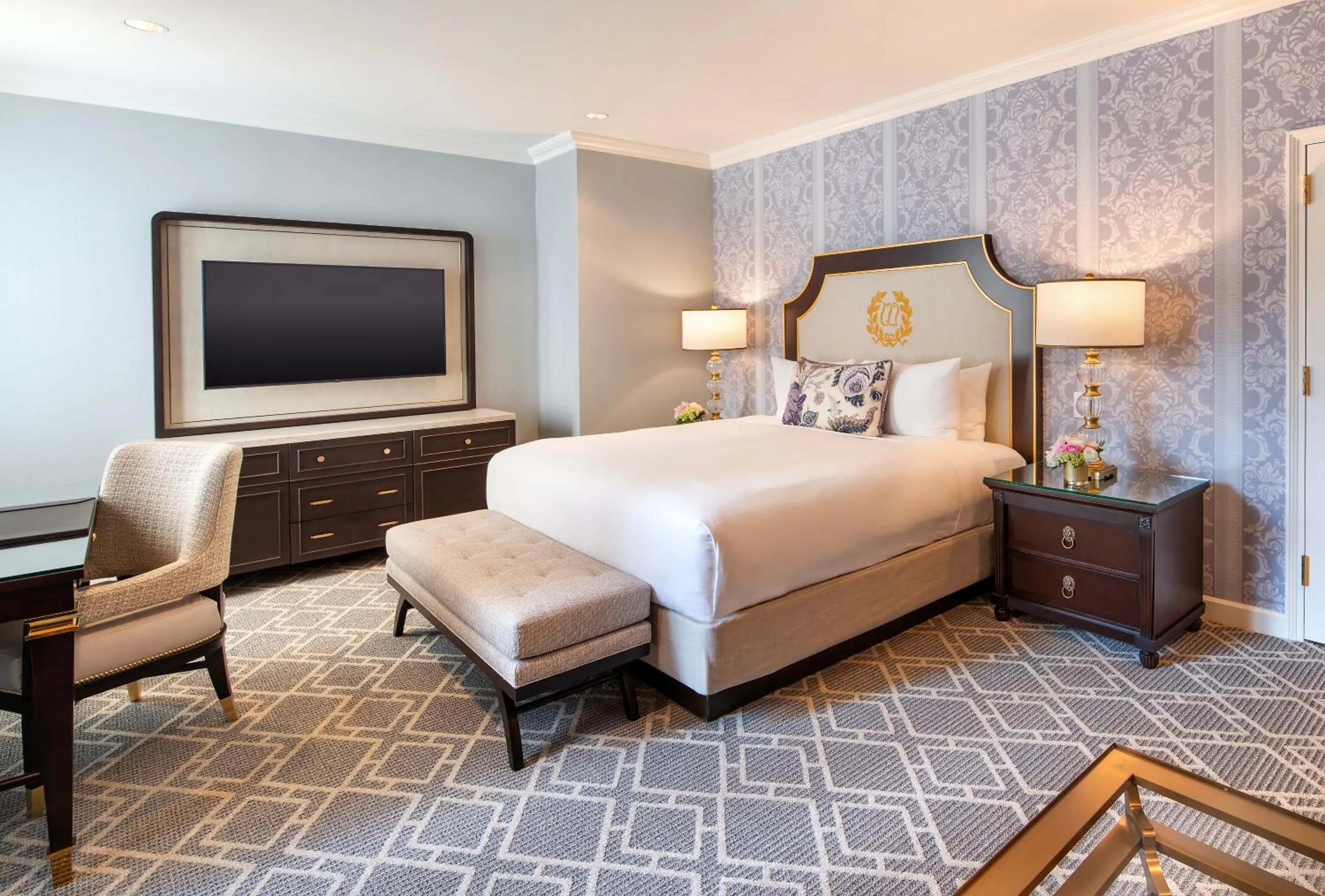 Bed in Willard InterContinental Washington by IHG