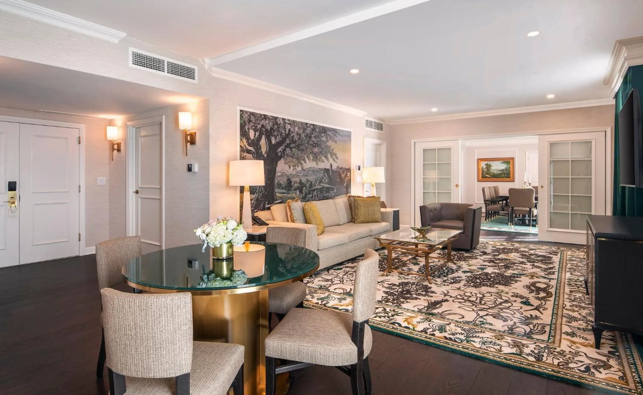 Photo of the whole room in Willard InterContinental Washington by IHG