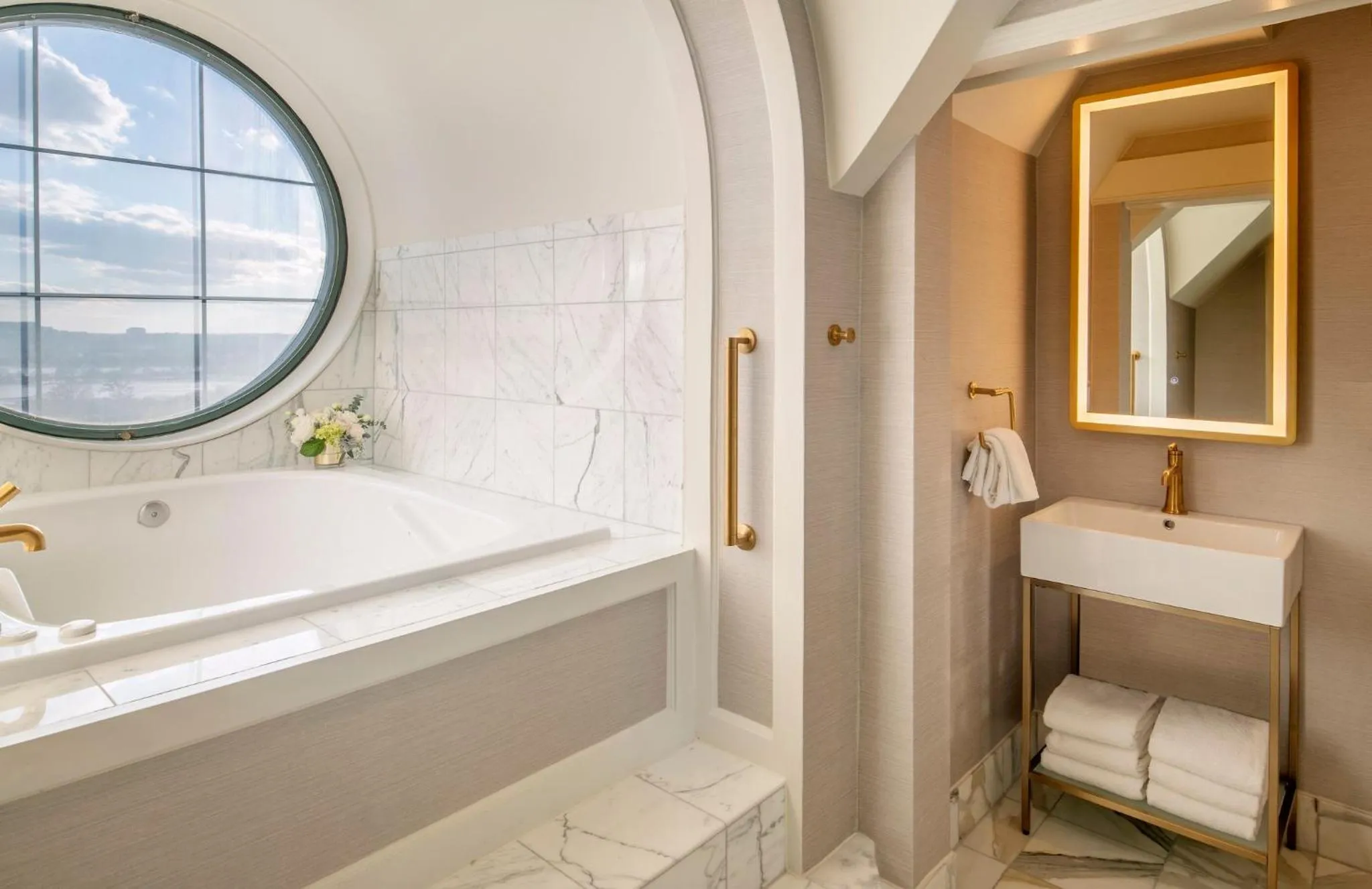 Photo of the whole room in Willard InterContinental Washington by IHG