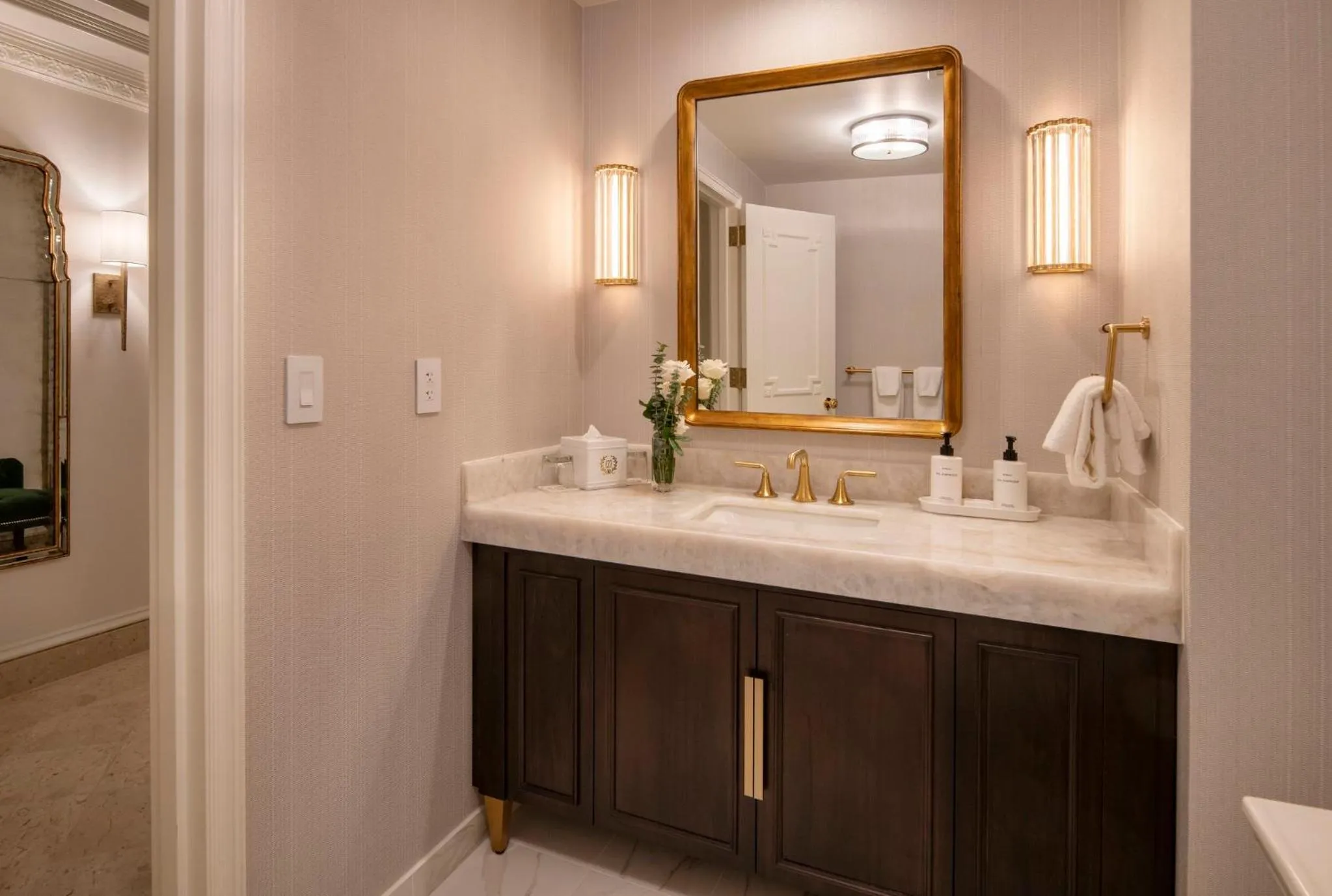 Photo of the whole room in Willard InterContinental Washington by IHG