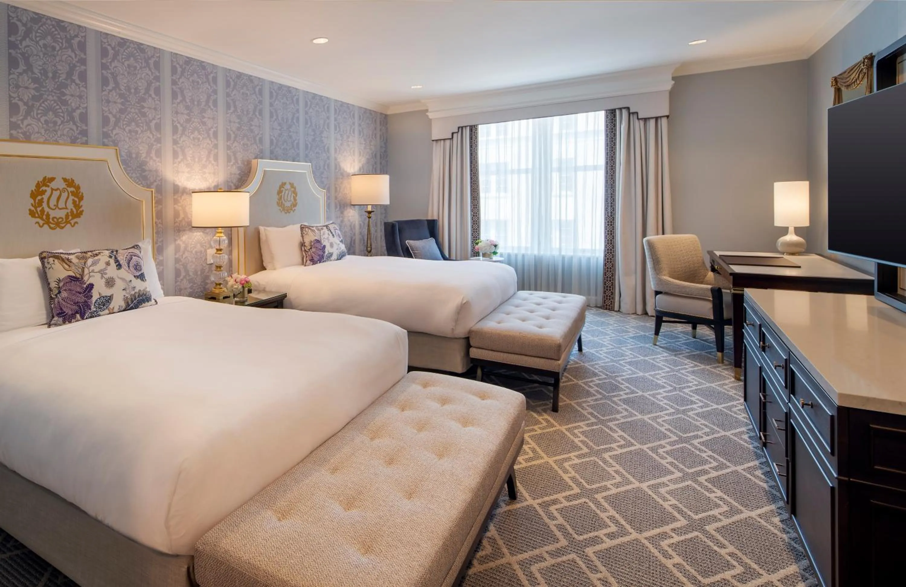 Bed in Willard InterContinental Washington by IHG
