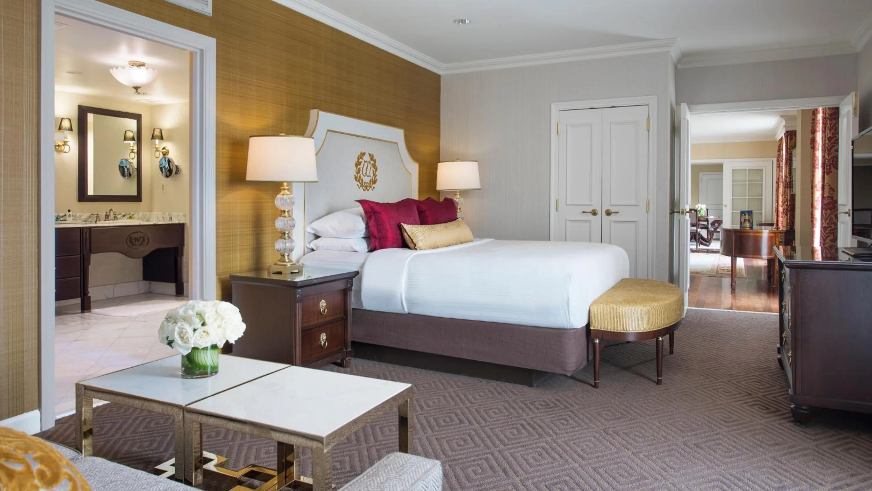 Photo of the whole room, Bed in Willard InterContinental Washington by IHG