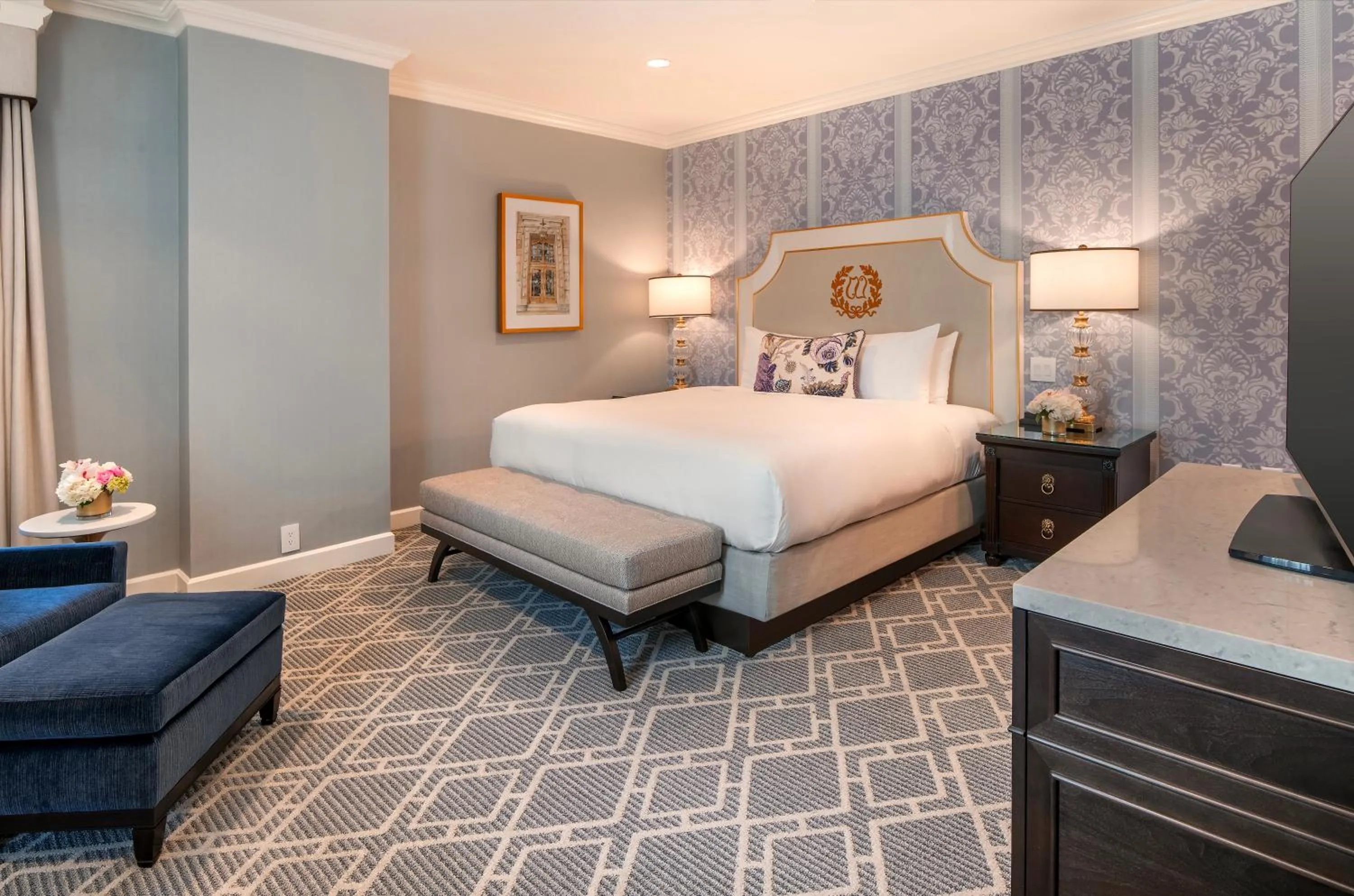 Bed in Willard InterContinental Washington by IHG