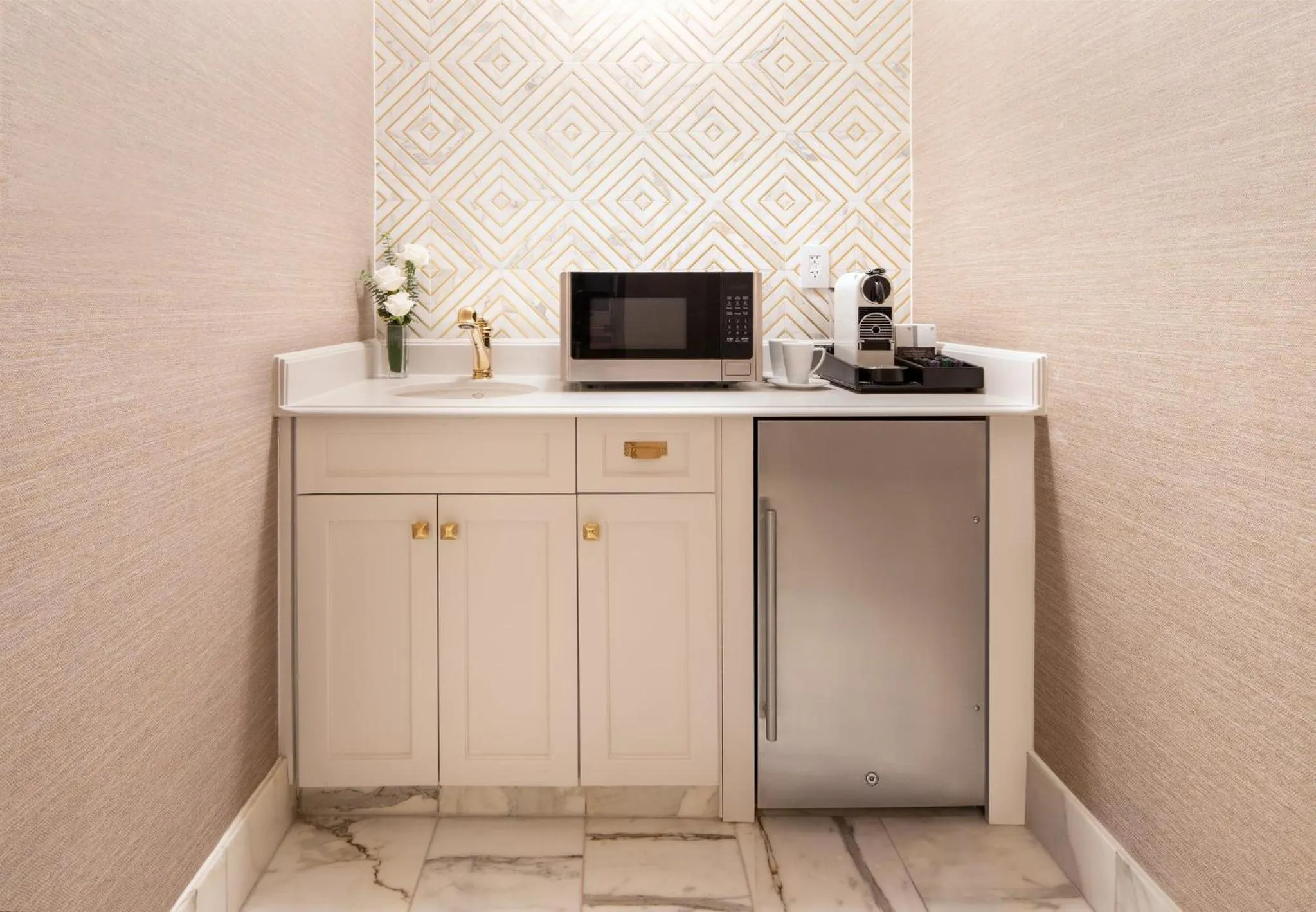 Photo of the whole room in Willard InterContinental Washington by IHG