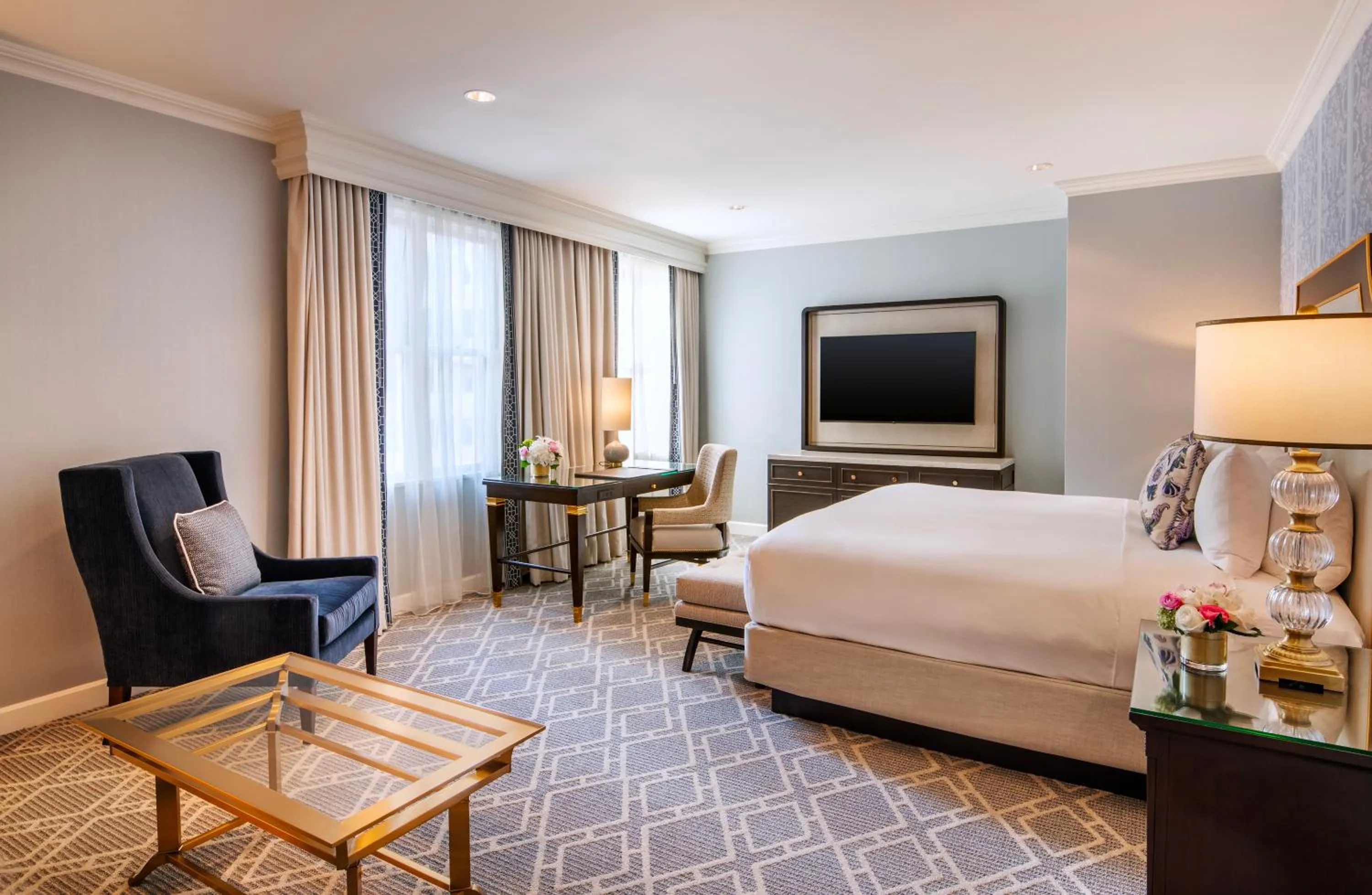 Bed in Willard InterContinental Washington by IHG