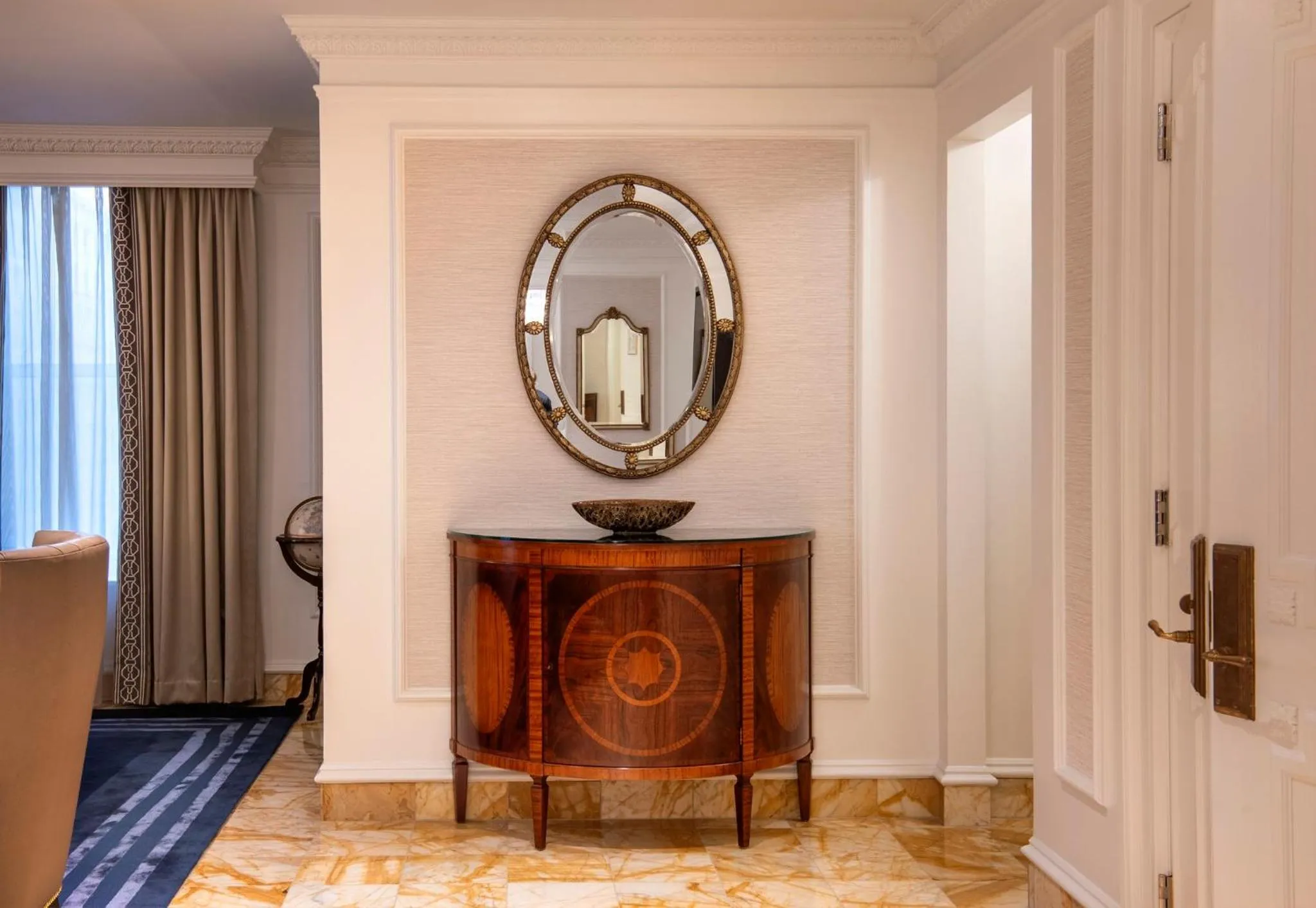 Photo of the whole room in Willard InterContinental Washington by IHG