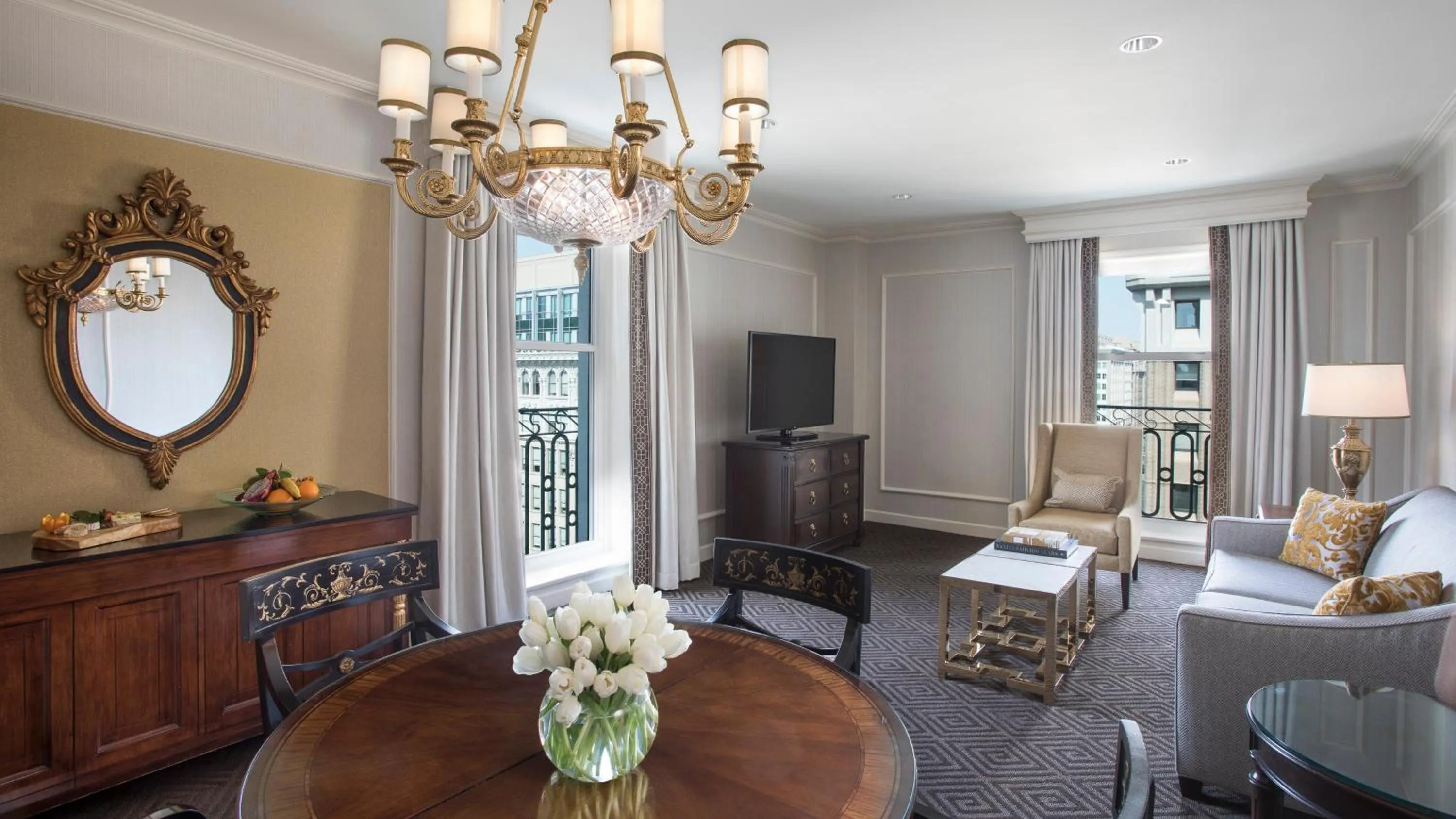 Photo of the whole room in Willard InterContinental Washington by IHG