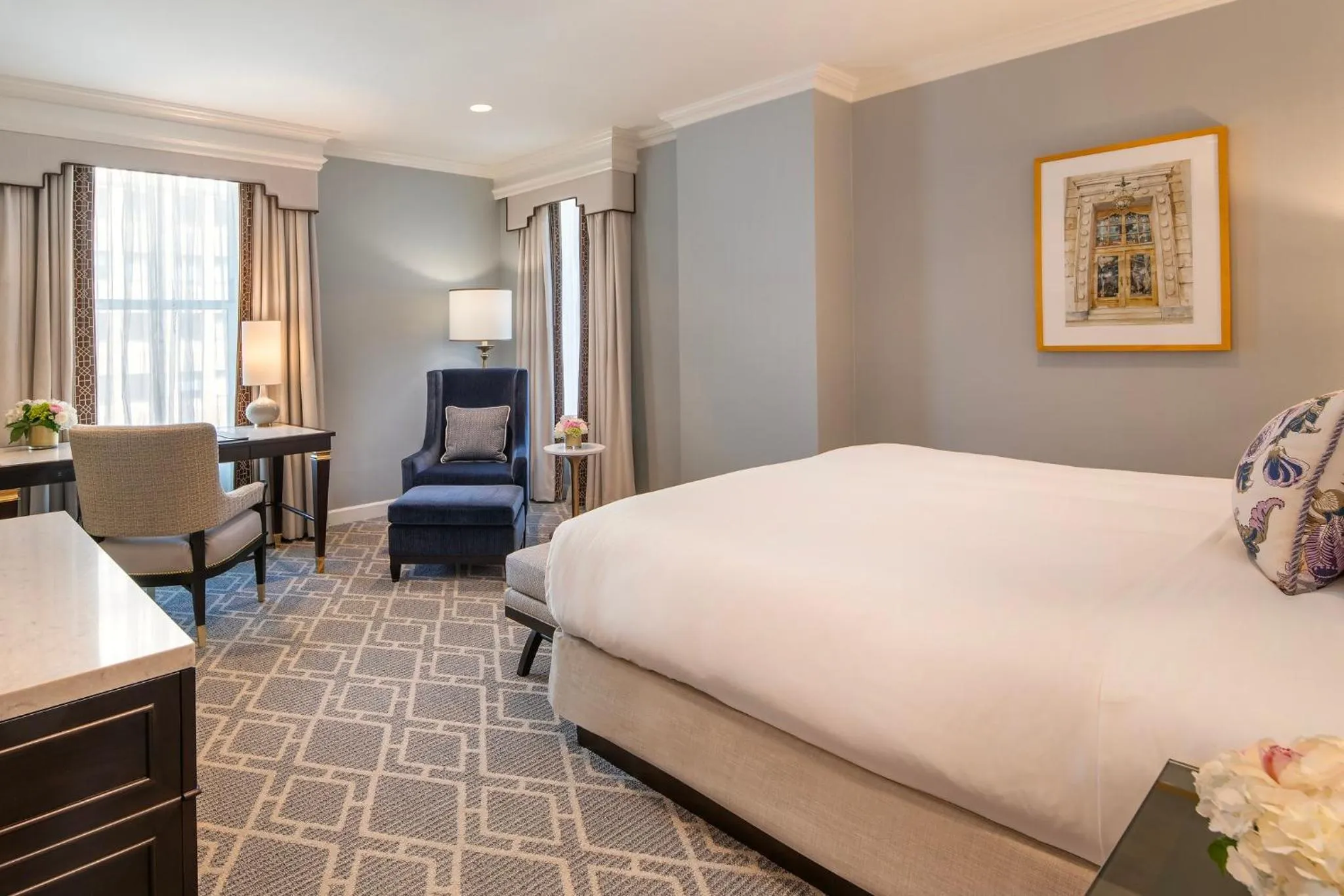 Photo of the whole room, Bed in Willard InterContinental Washington by IHG