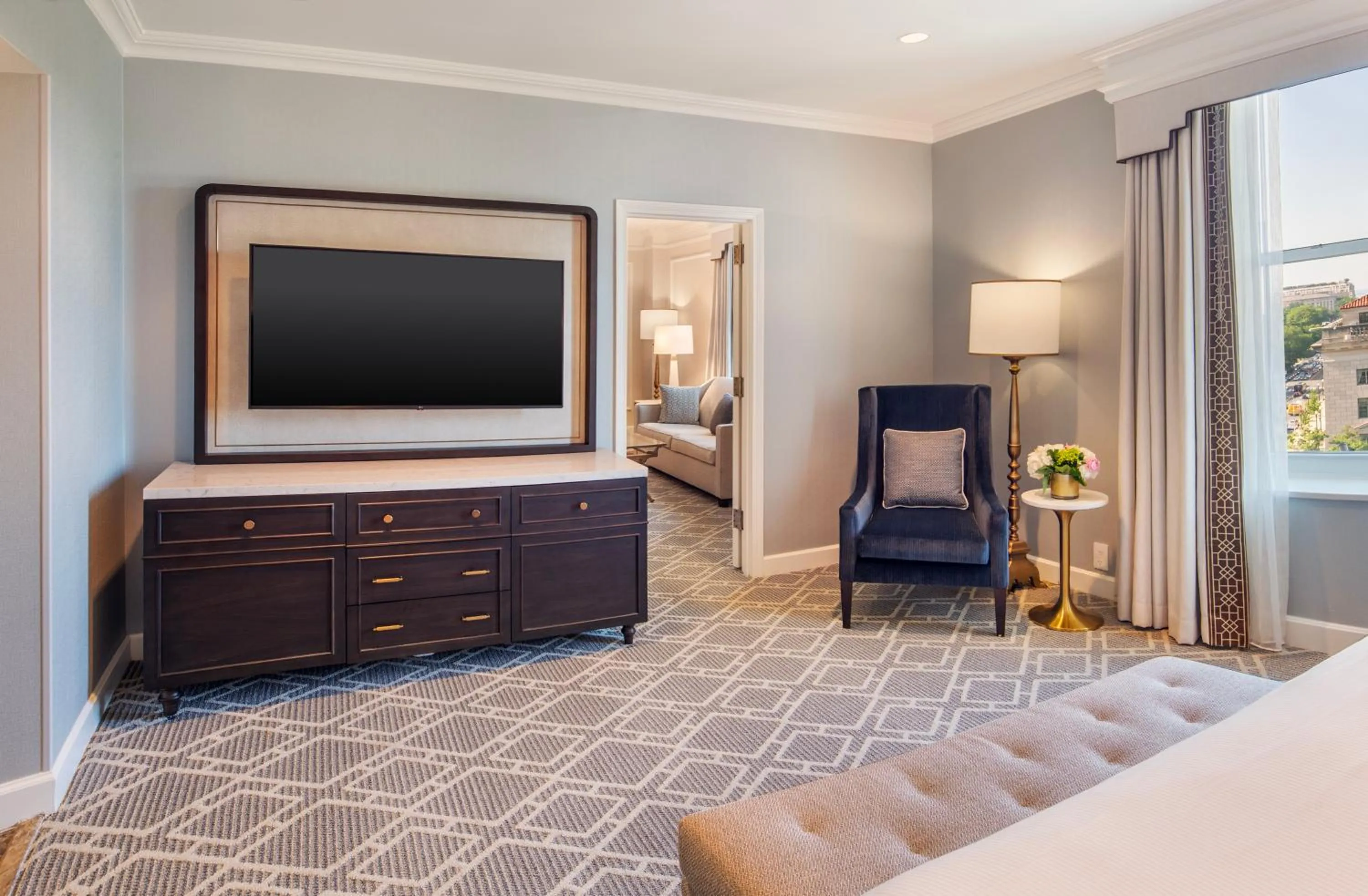 TV and multimedia, Bed in Willard InterContinental Washington by IHG