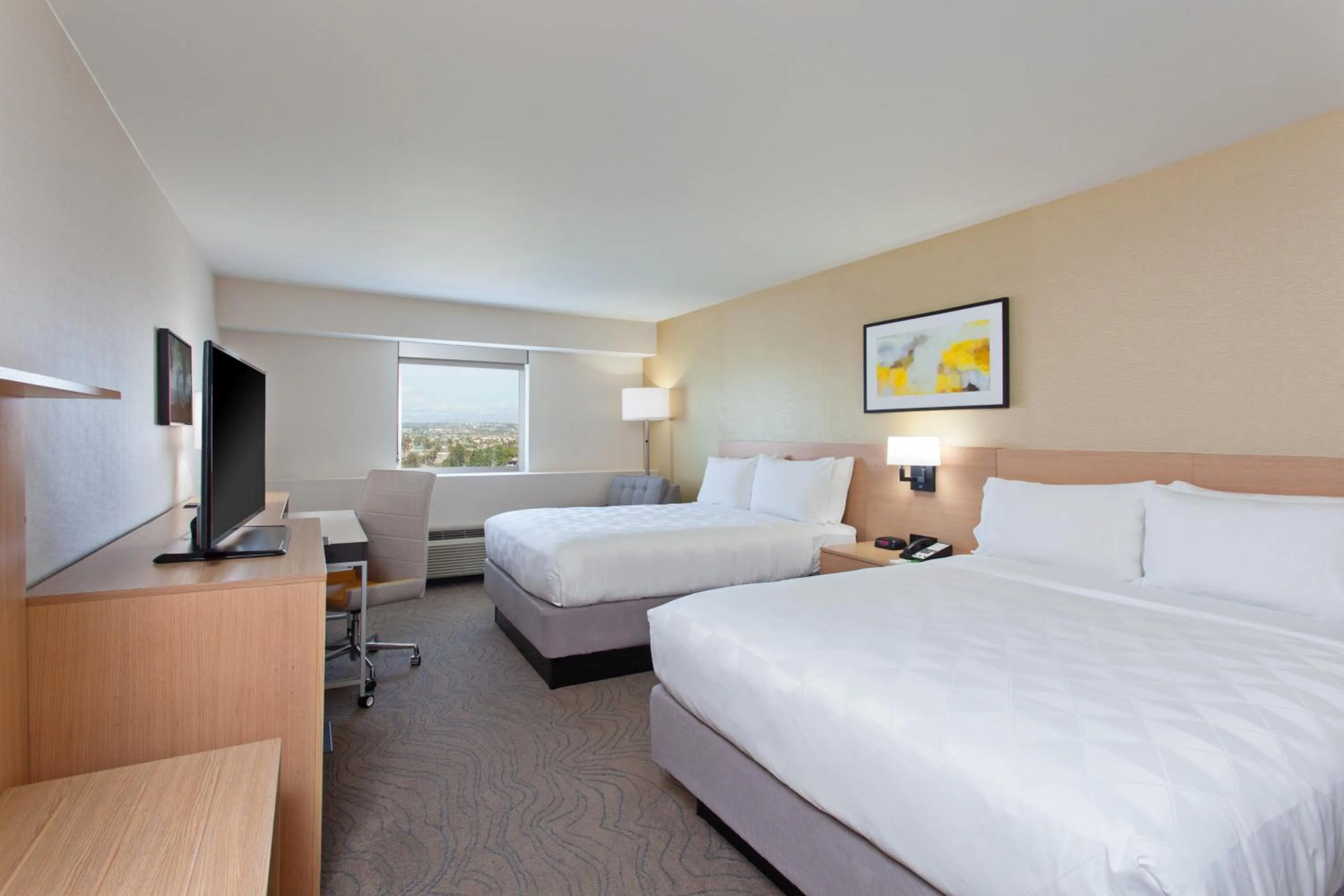 Photo of the whole room, Bed in Holiday Inn Los Angeles - LAX Airport by IHG