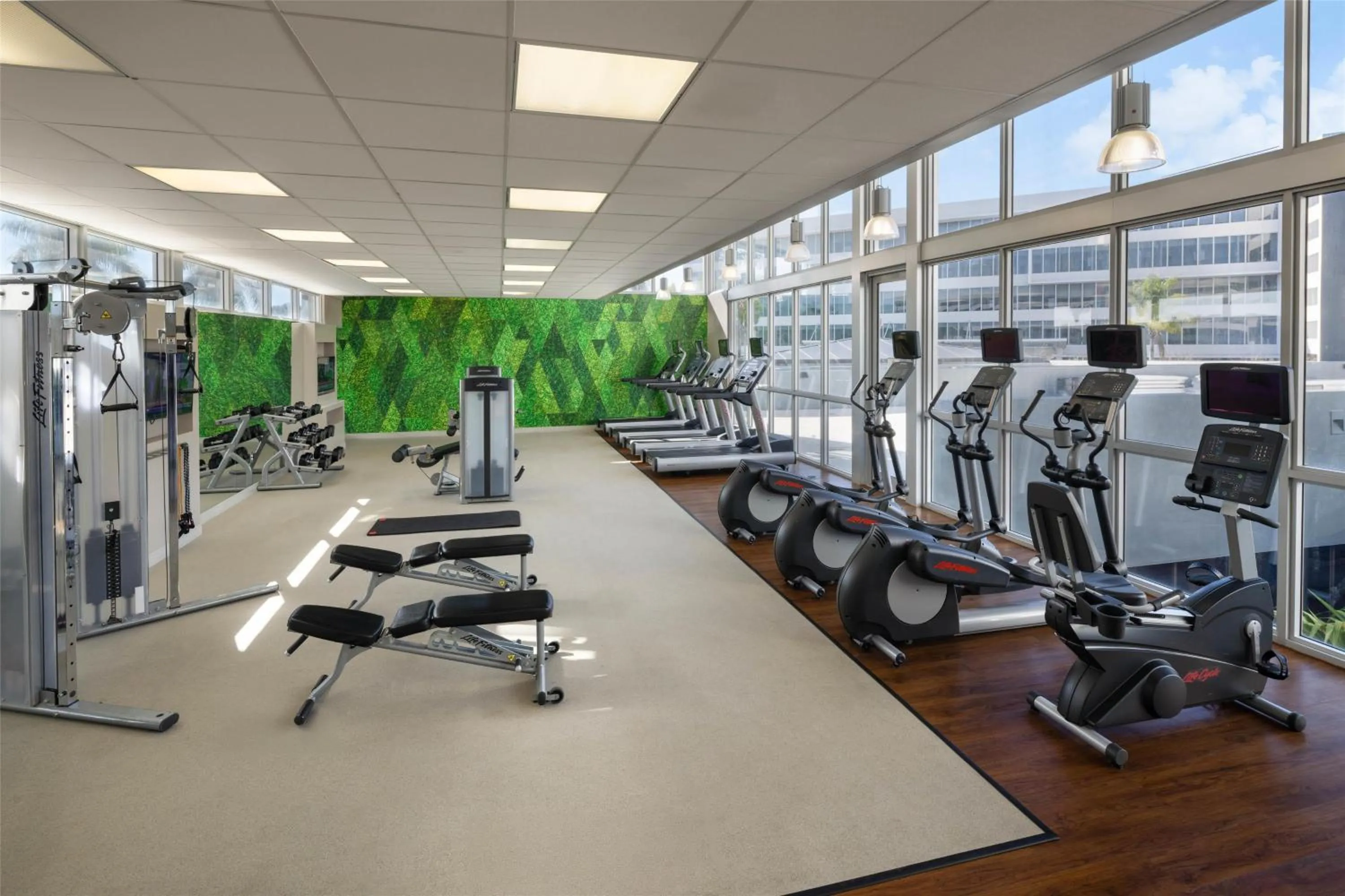 Fitness centre/facilities in Sonesta Miami Airport