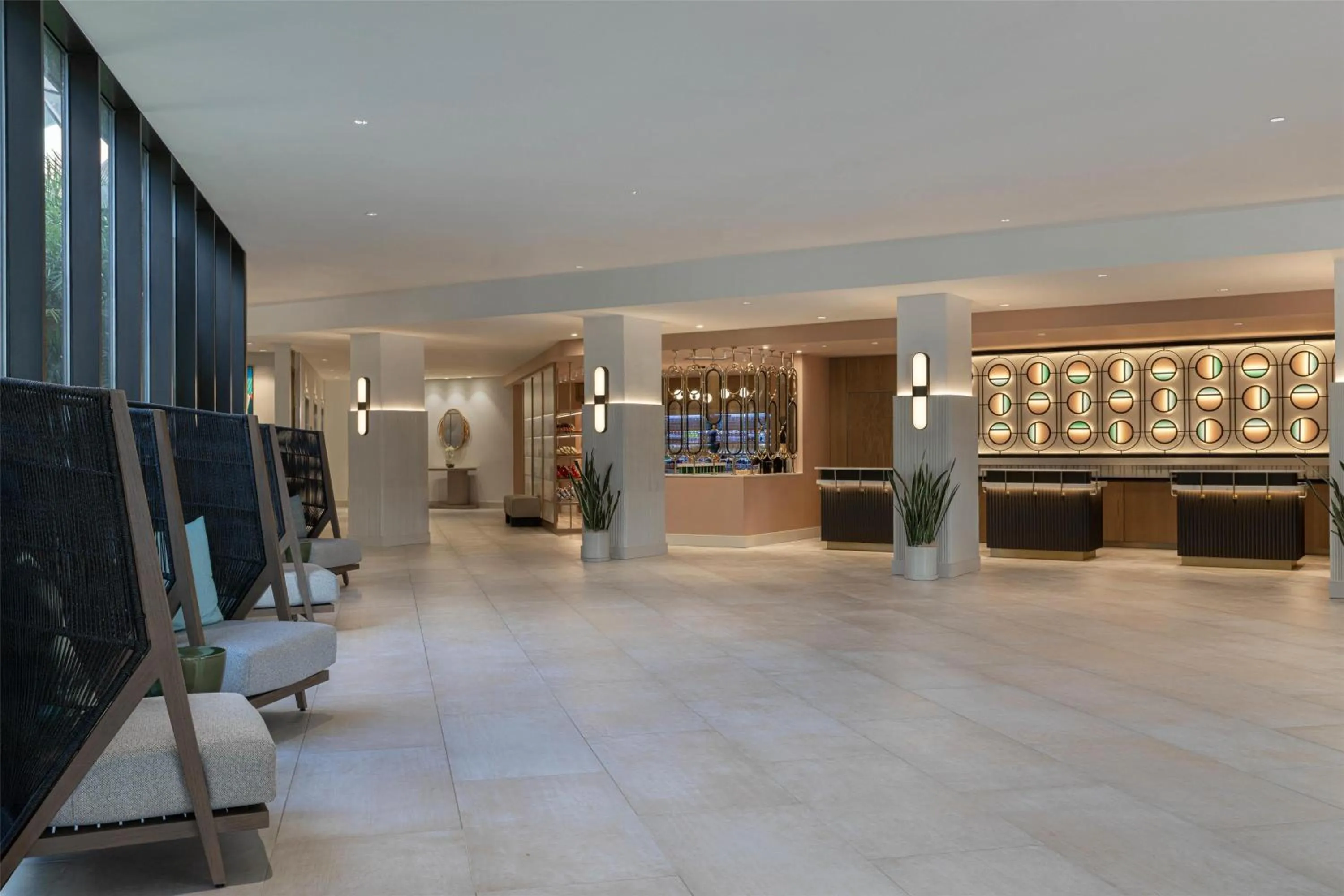 Lobby or reception in Sonesta Miami Airport