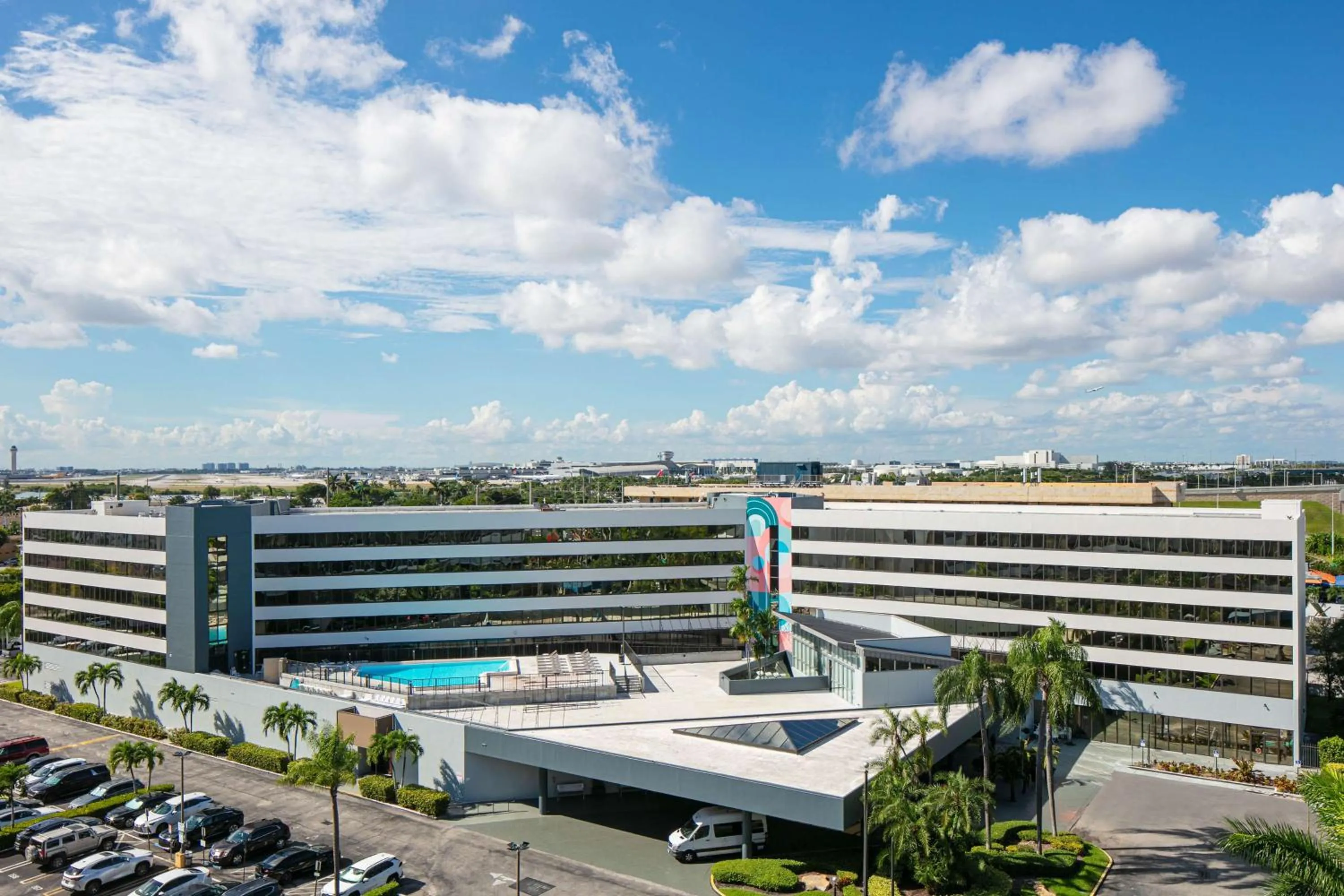 Property building in Sonesta Miami Airport