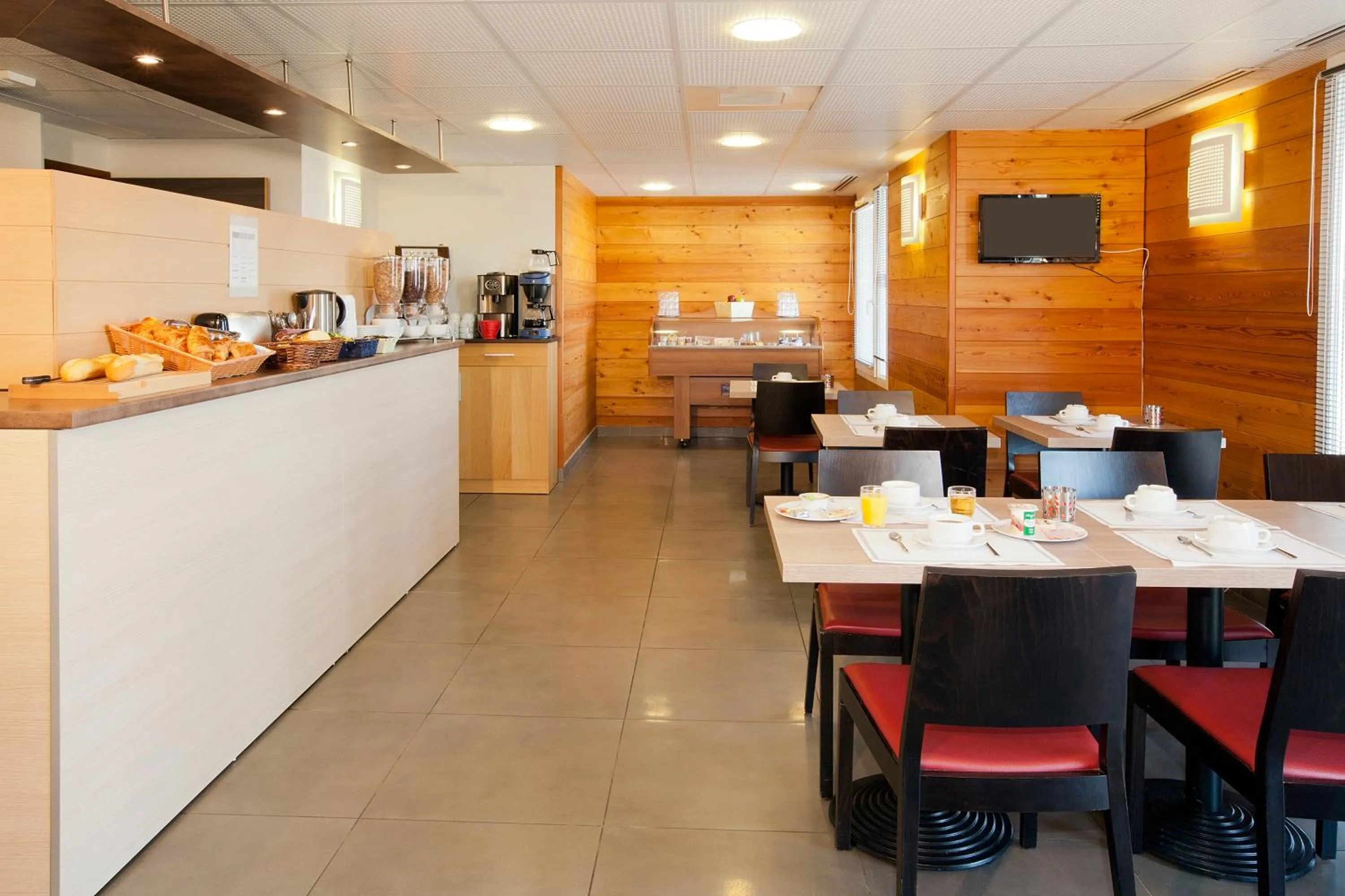 Restaurant/places to eat in Séjours & Affaires Genève Gex Les Rives Du Léman