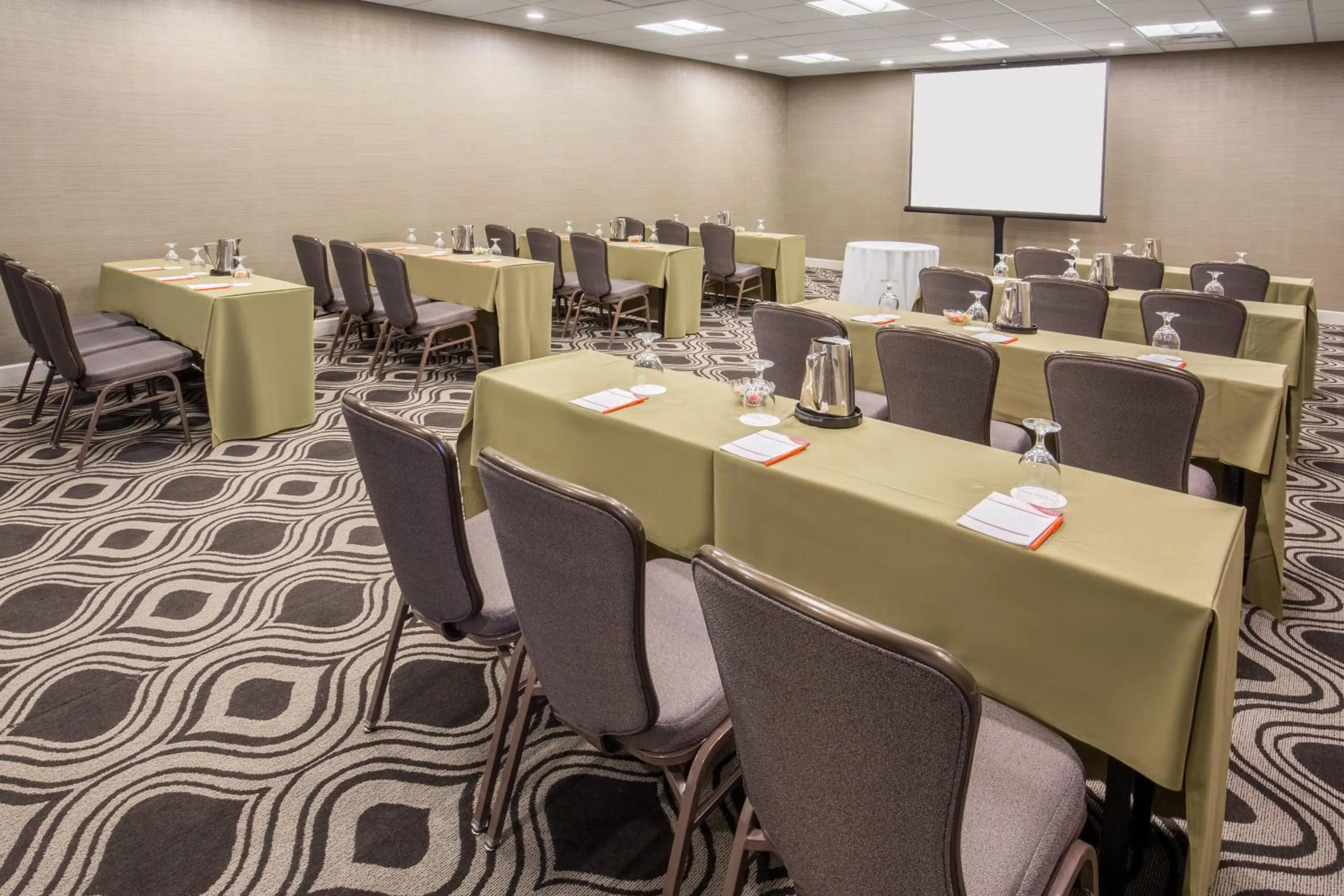 Meeting/conference room in Crowne Plaza Phoenix Airport - PHX by IHG