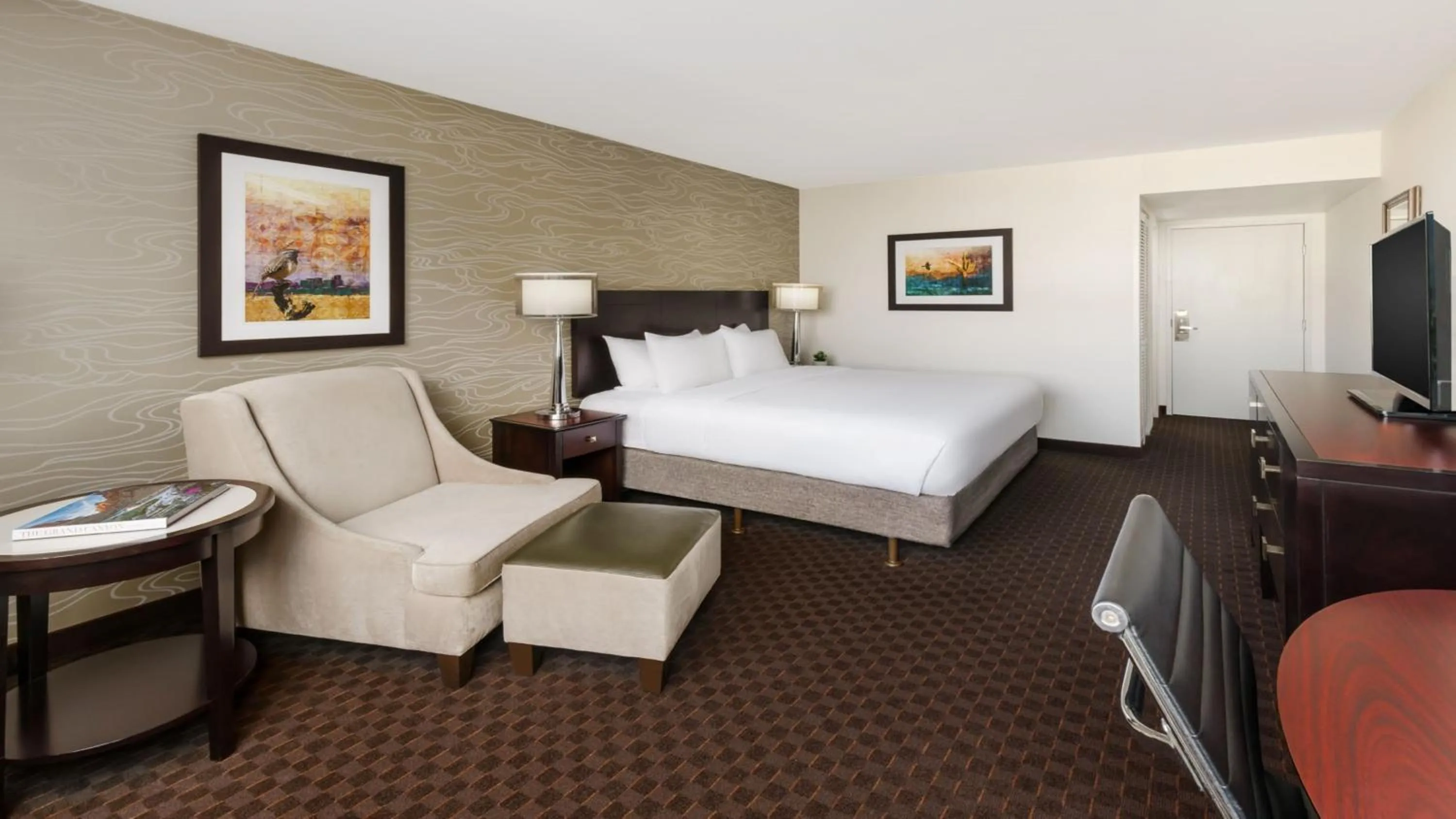 Photo of the whole room, Bed in Crowne Plaza Phoenix Airport - PHX by IHG