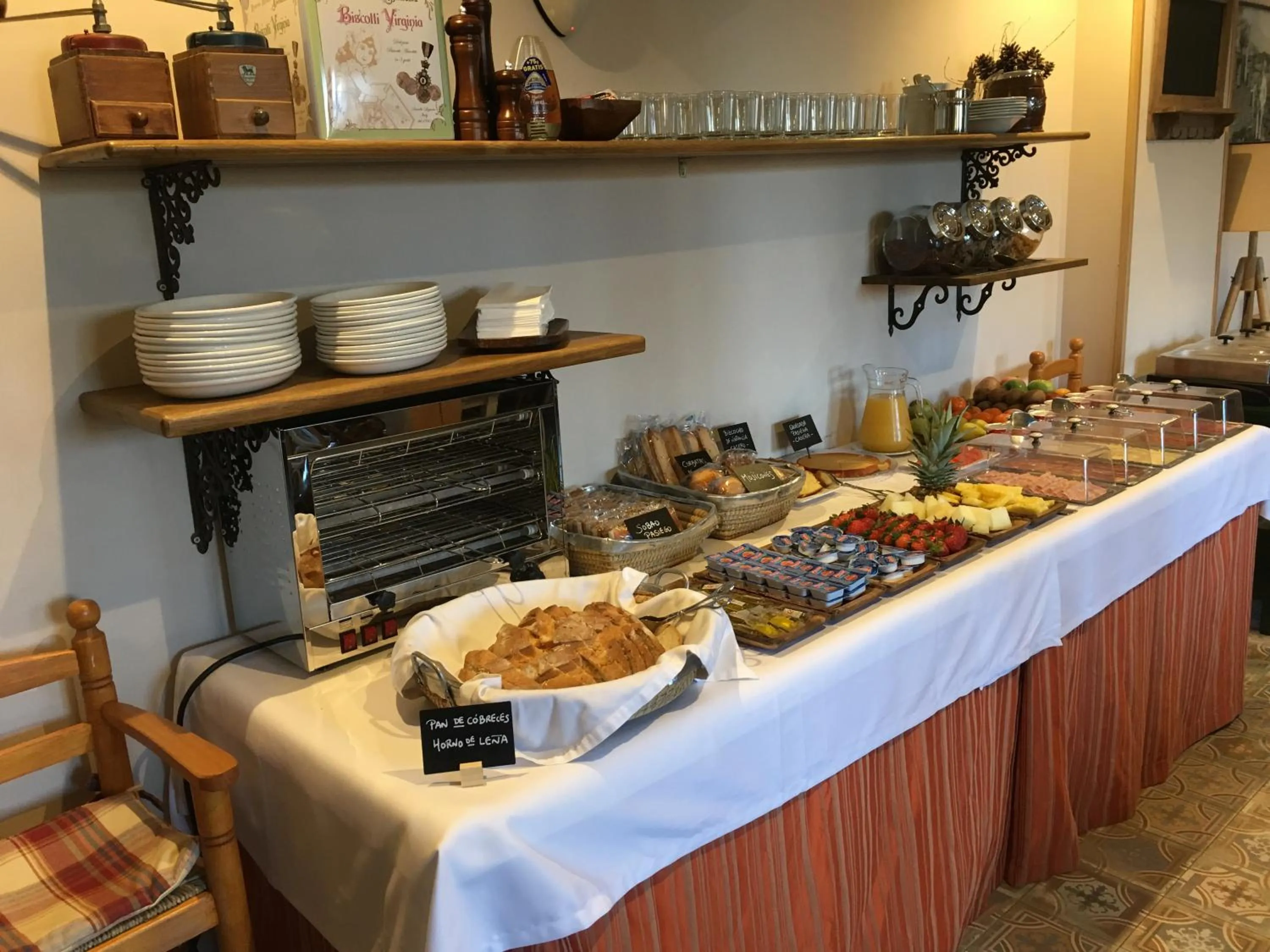 Breakfast in Hotel Colonial de Santillana