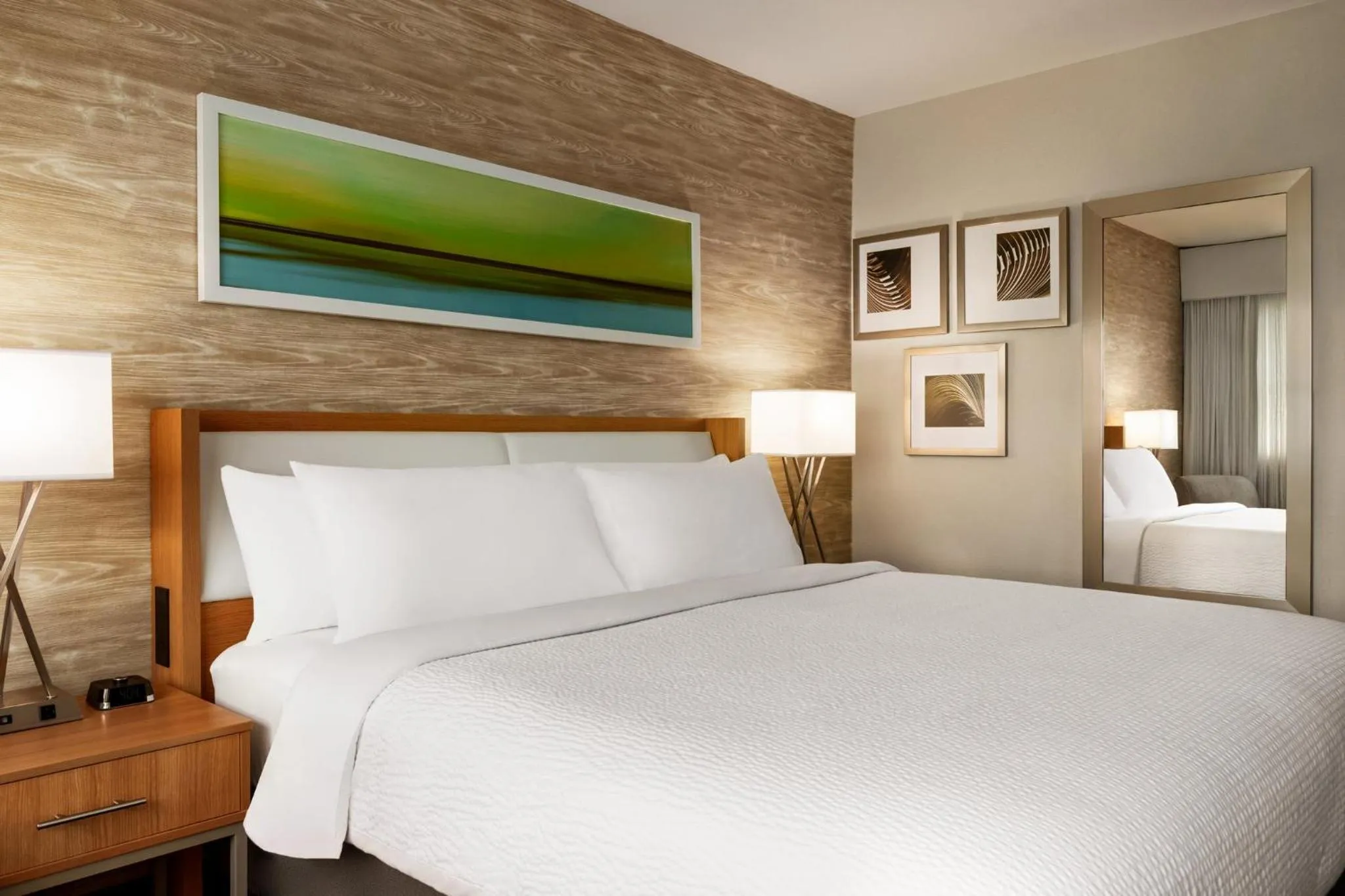 Photo of the whole room, Bed in Holiday Inn Miami Beach-Oceanfront by IHG