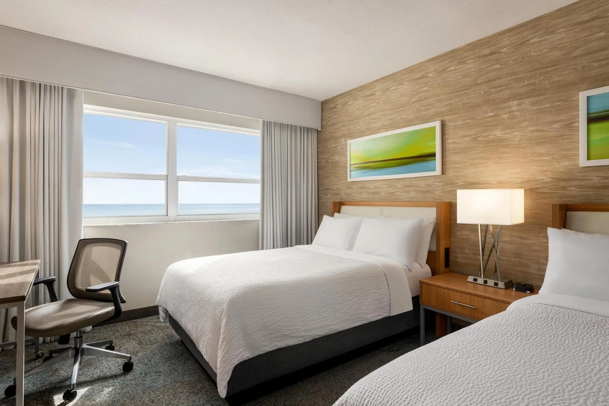 Photo of the whole room, Bed in Holiday Inn Miami Beach-Oceanfront by IHG