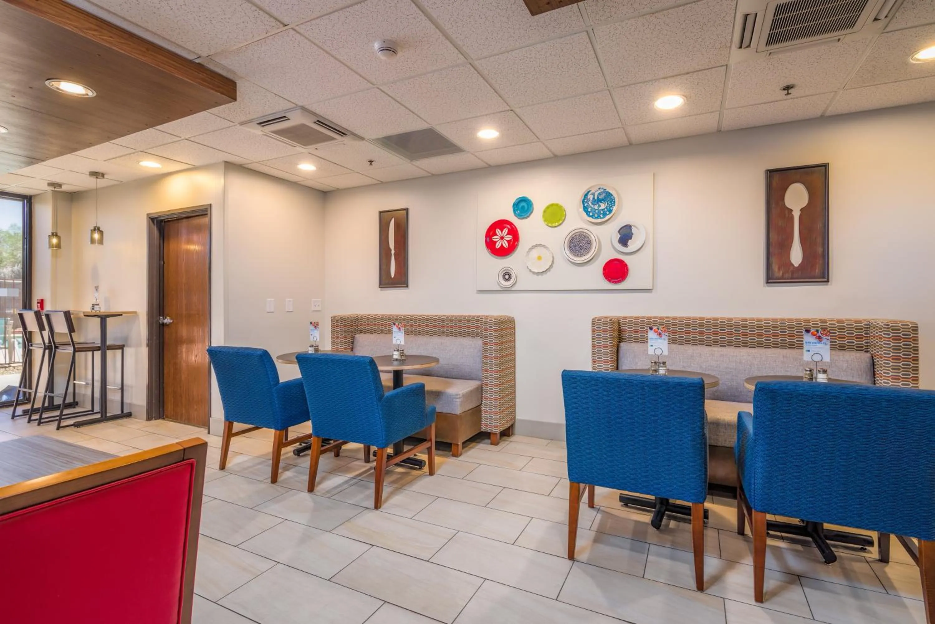 Breakfast in Holiday Inn Express Phoenix-Airport/University Drive by IHG