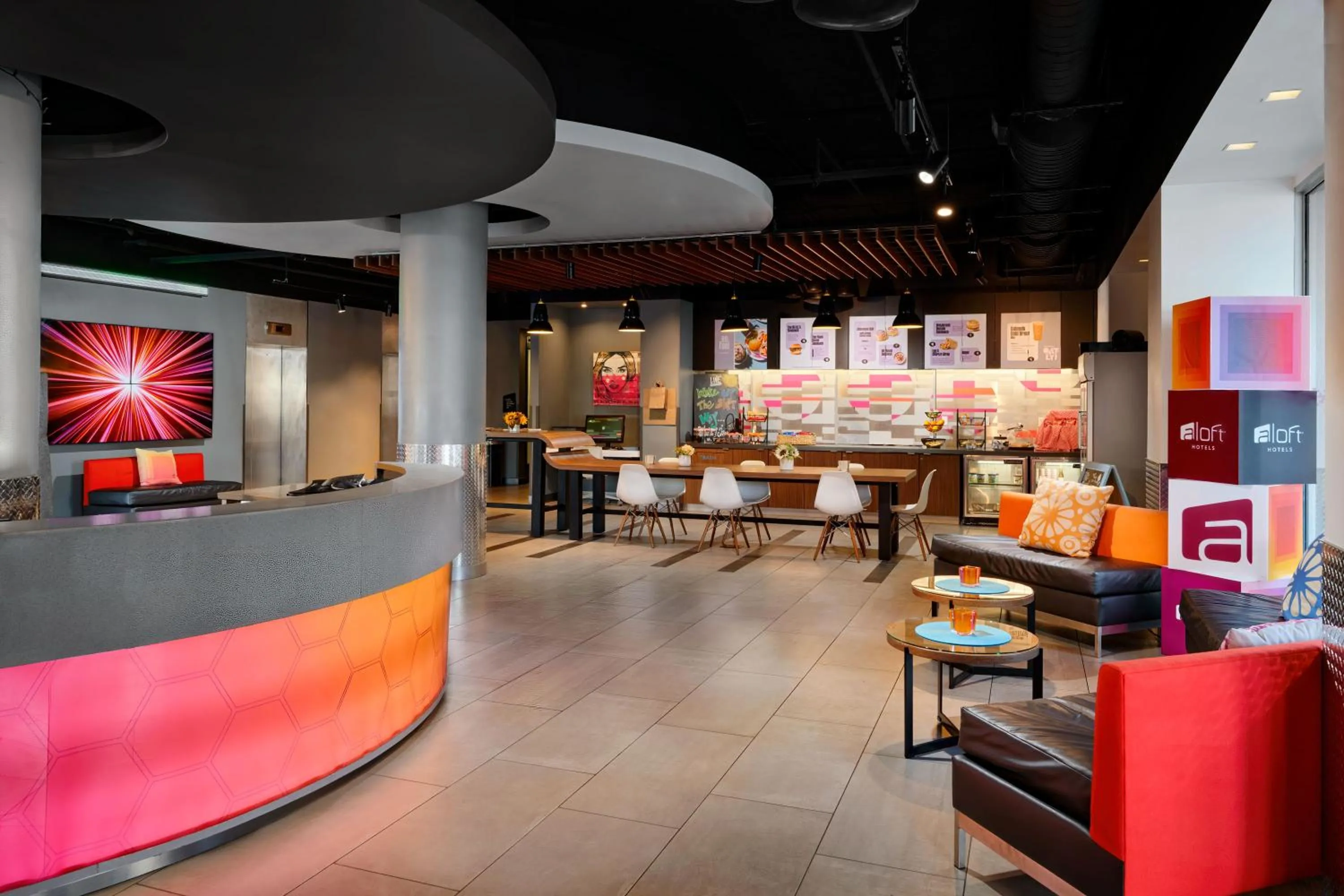 Lobby or reception in Aloft Miami Dadeland