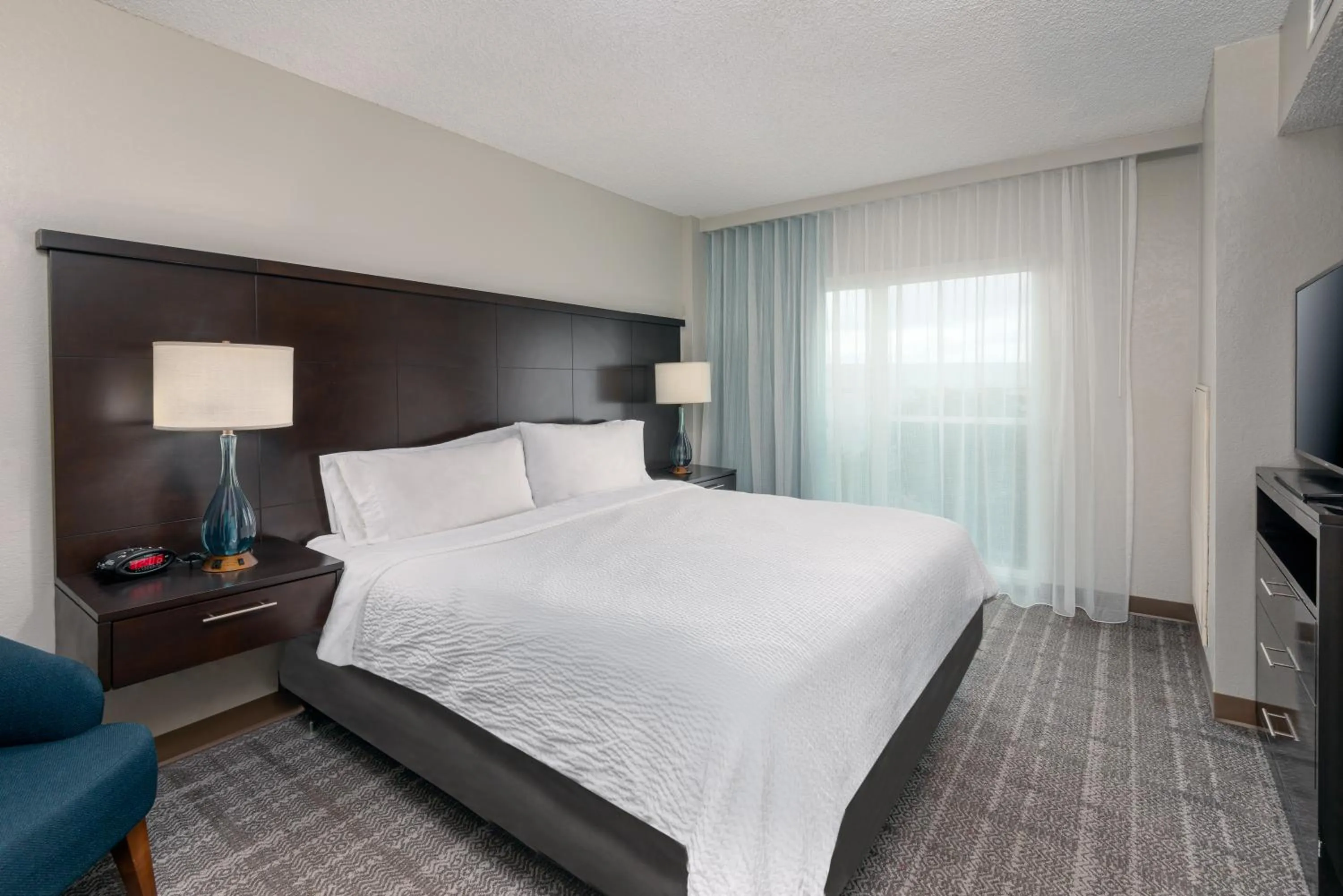 Bedroom, Bed in Staybridge Suites Miami Doral Area by IHG