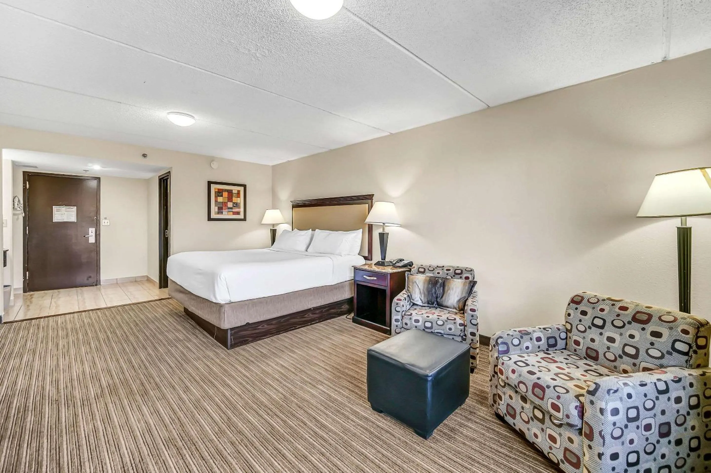 Bedroom, Bed in Radisson Hotel Schaumburg