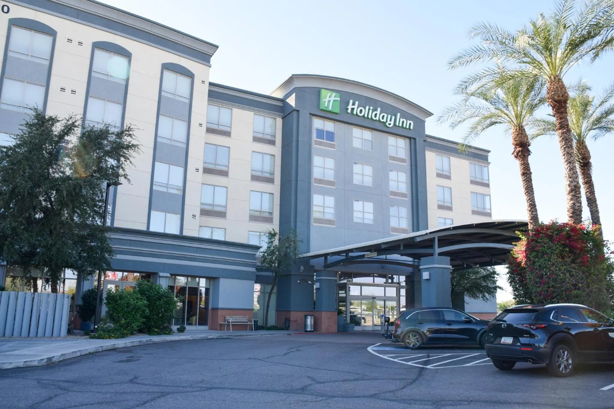 Property building in Holiday Inn & Suites Phoenix Airport by IHG