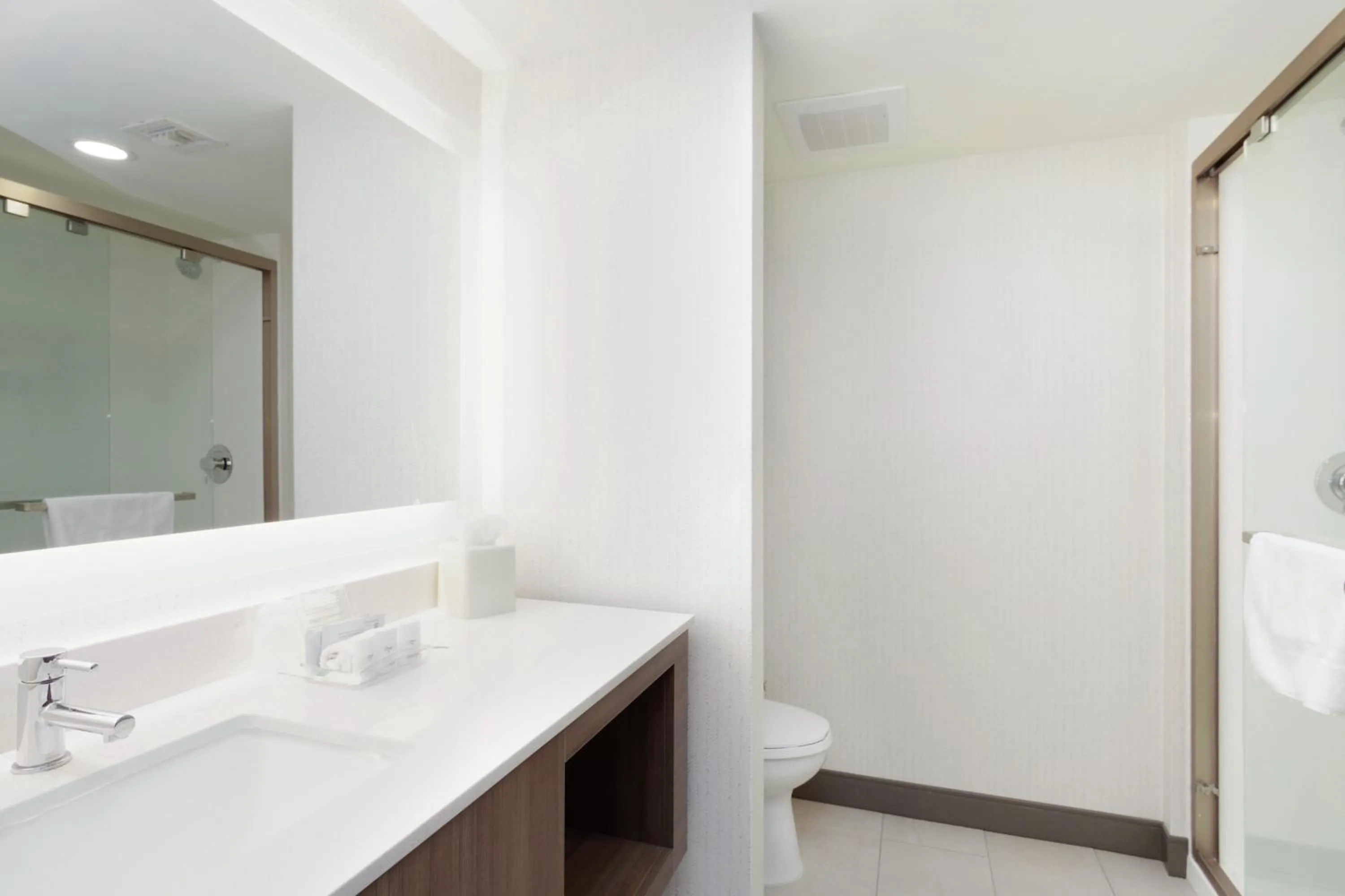 Bathroom in Holiday Inn & Suites Phoenix Airport by IHG