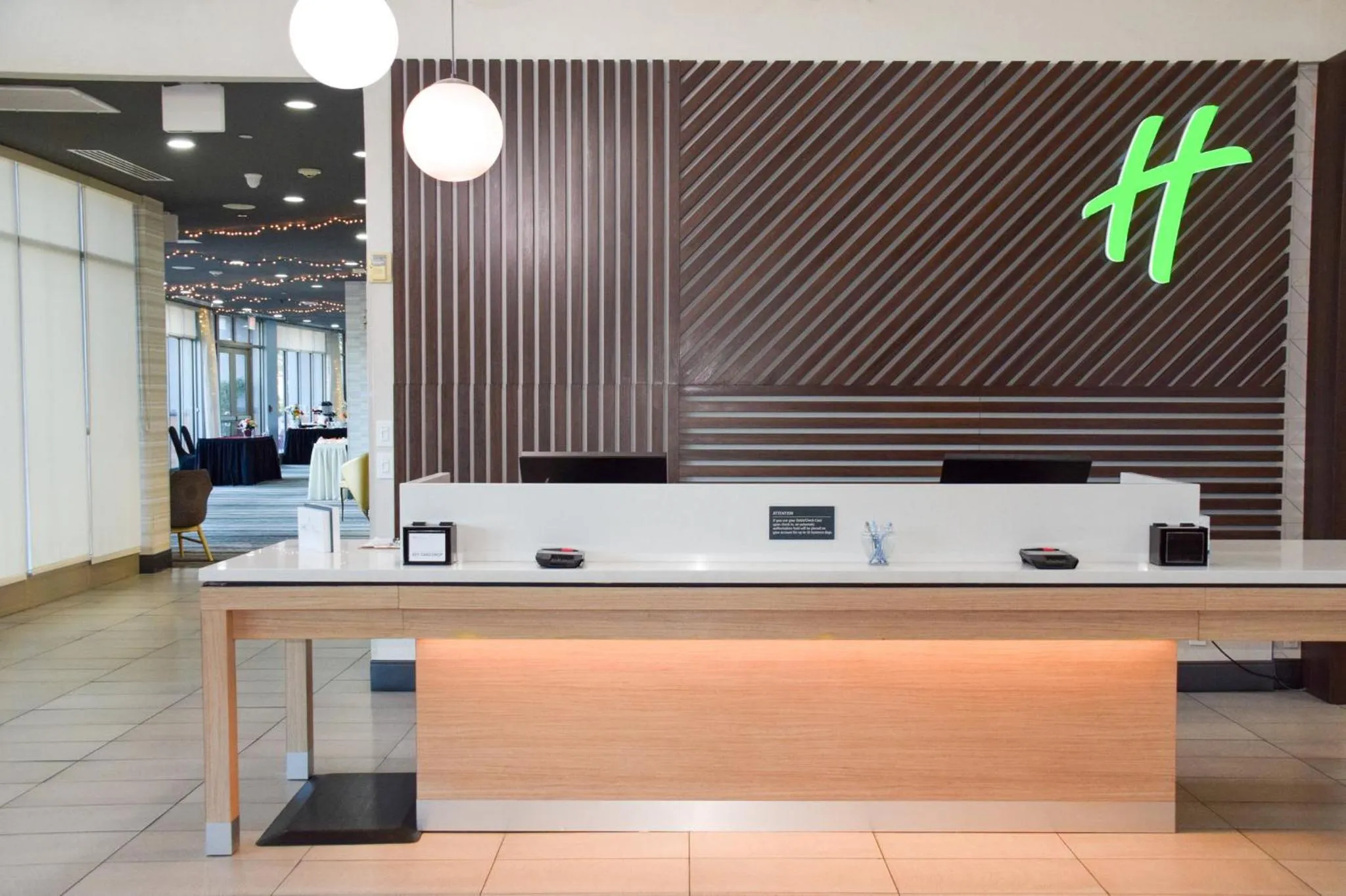 Property building in Holiday Inn & Suites Phoenix Airport by IHG