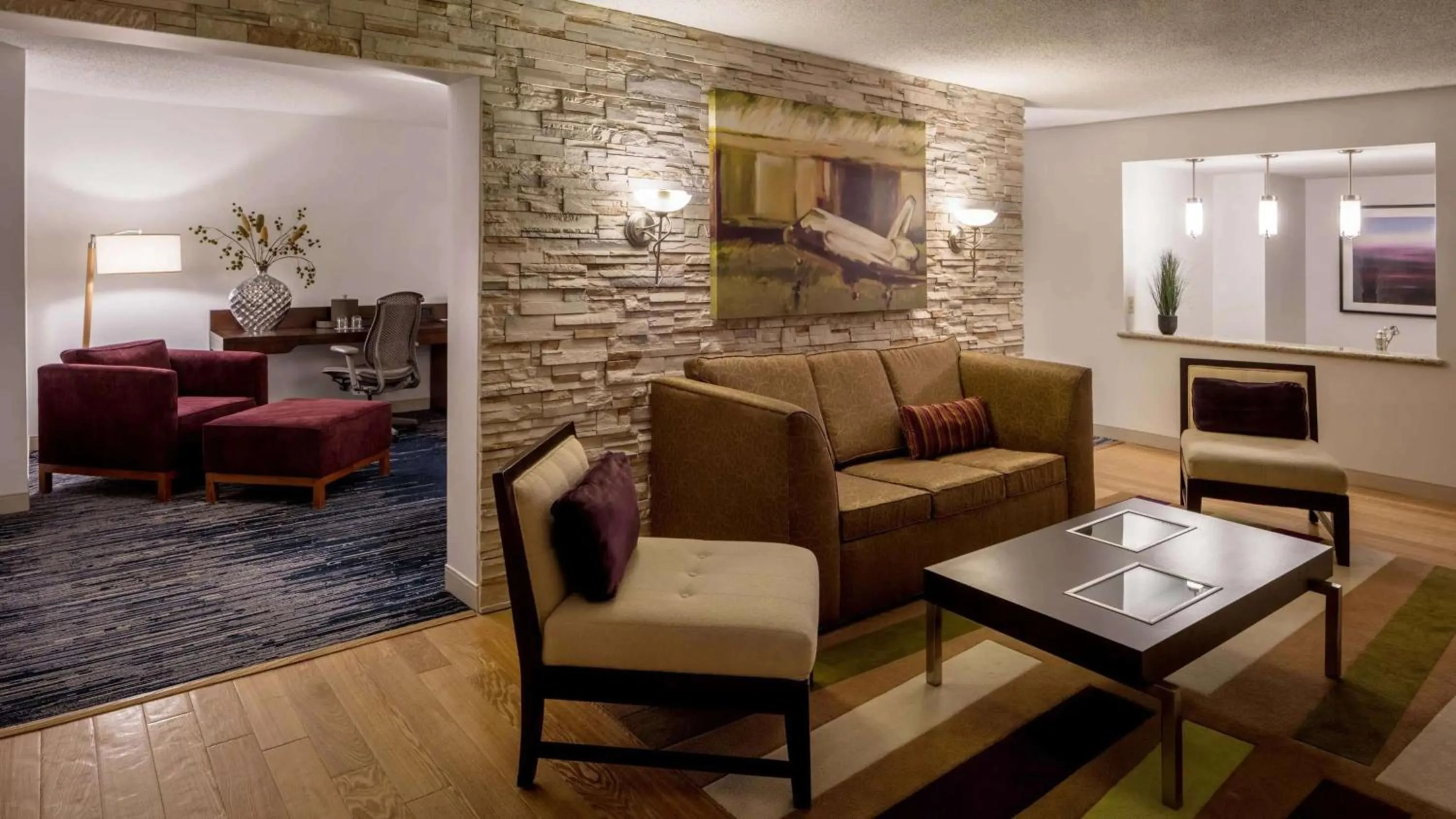 Bedroom in Sonesta Hotel Houston IAH Airport